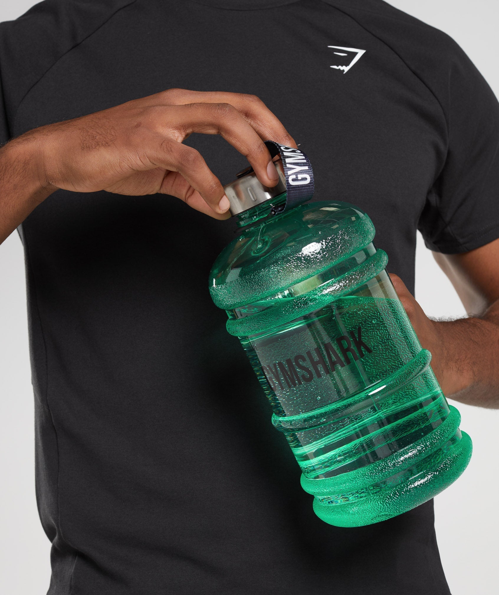 gymshark-2-2l-water-bottle-pastel-green-ss23