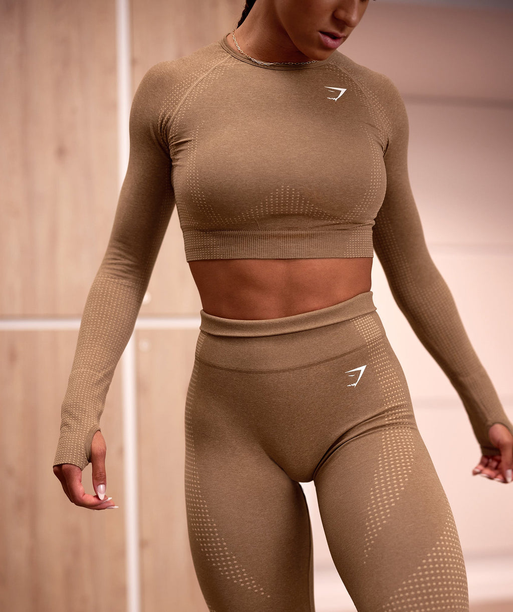 gymshark-vital-seamless-2-0-crop-top-fawn-marl-aw22