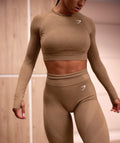 gymshark-vital-seamless-2-0-crop-top-fawn-marl-aw22