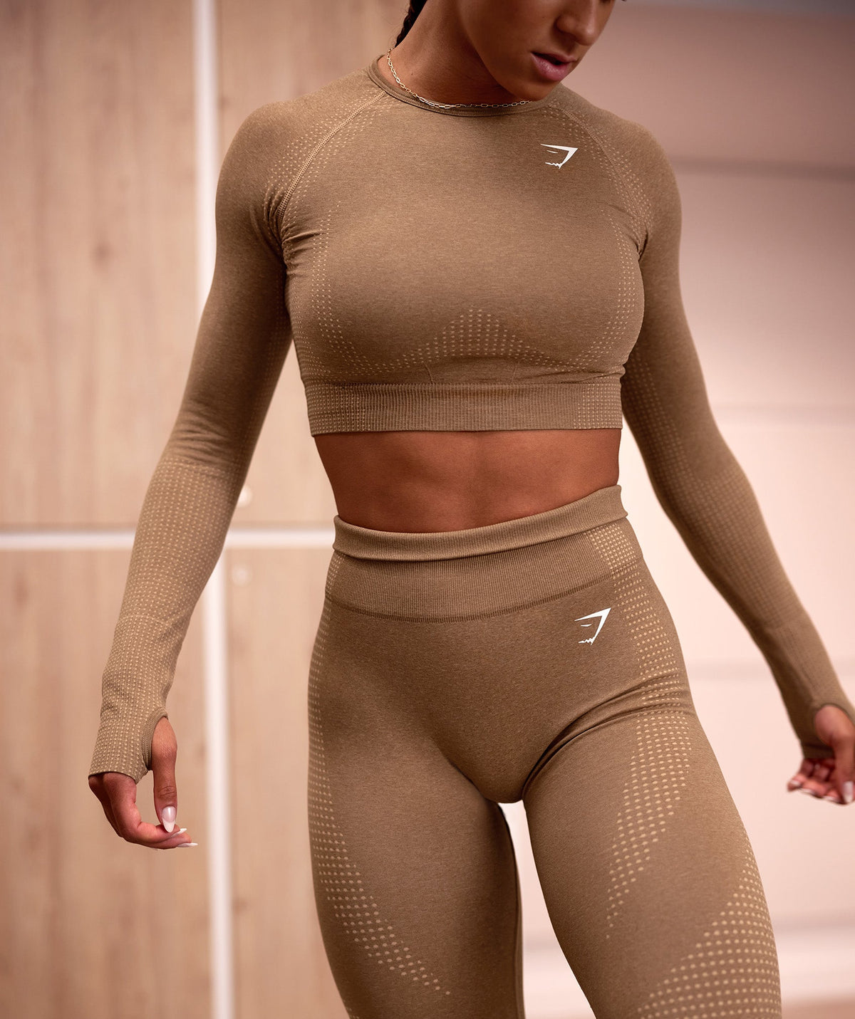 gymshark-vital-seamless-2-0-crop-top-fawn-marl-aw22