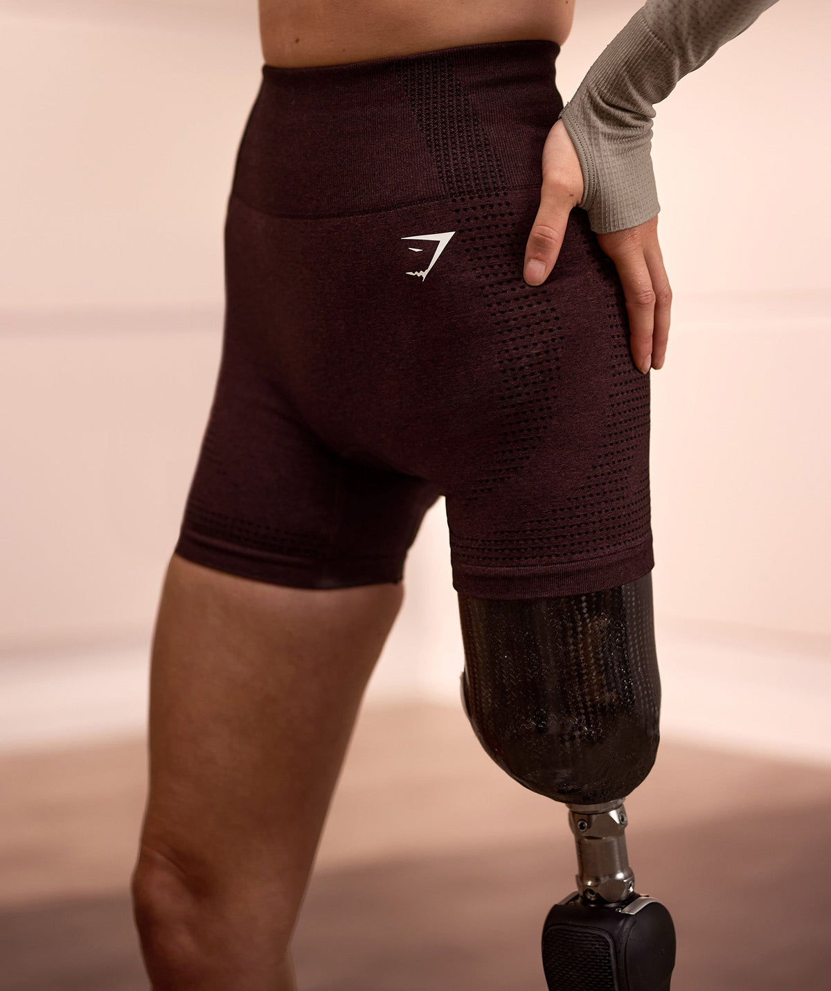 gymshark-vital-seamless-2-0-shorts-cherry-brown-marl-aw22