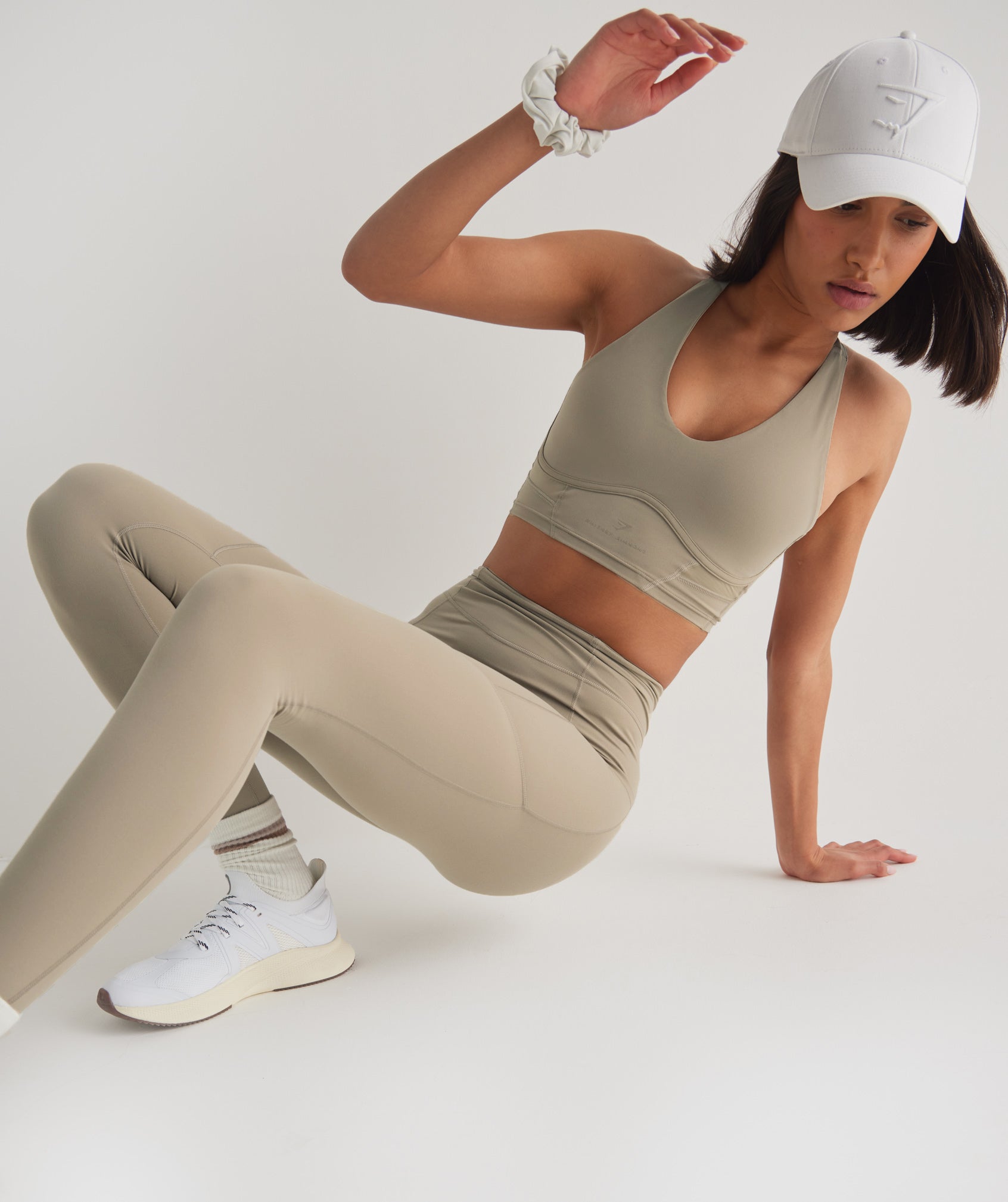 gymshark-whitney-everyday-pocket-leggings-cement-brown-ss23