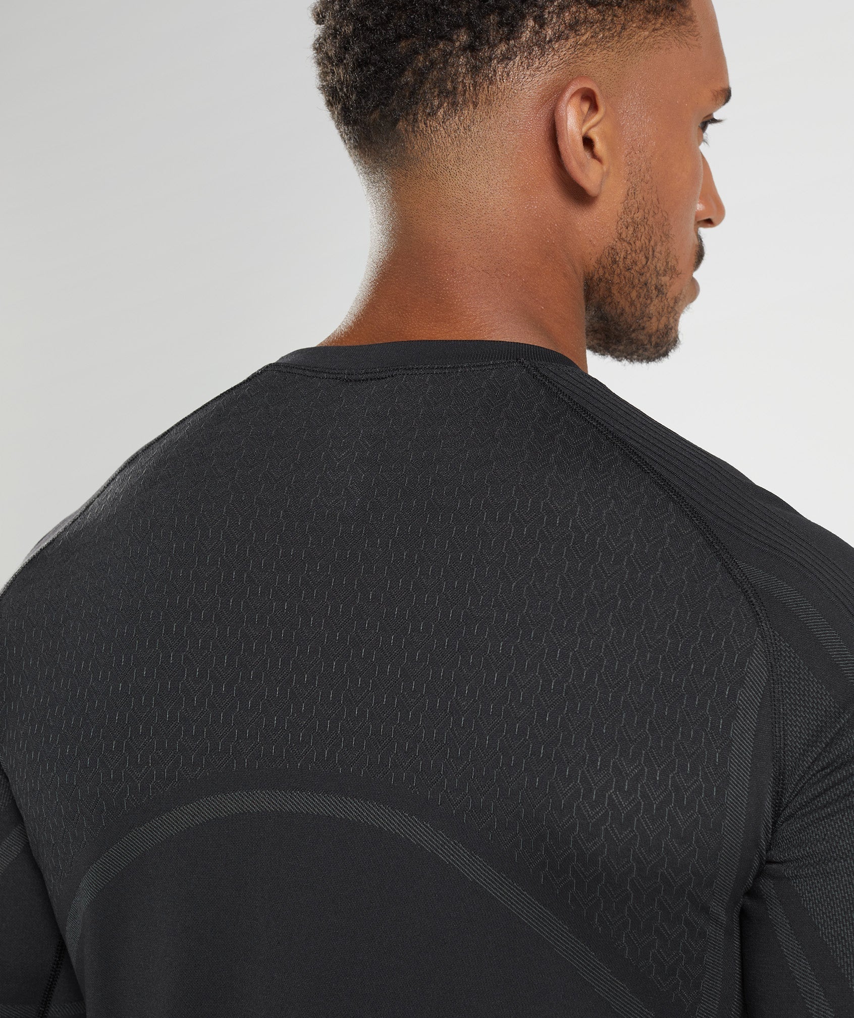 gymshark-315-long-sleeve-t-shirt-black-charcoal-grey-aw22