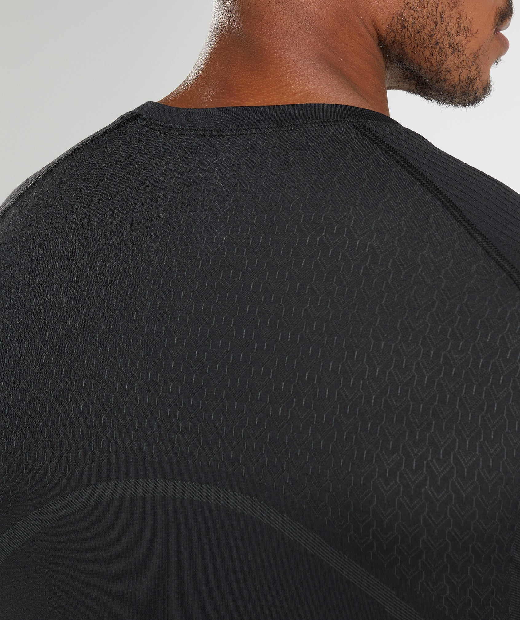 gymshark-315-seamless-t-shirt-black-charcoal-grey-aw22