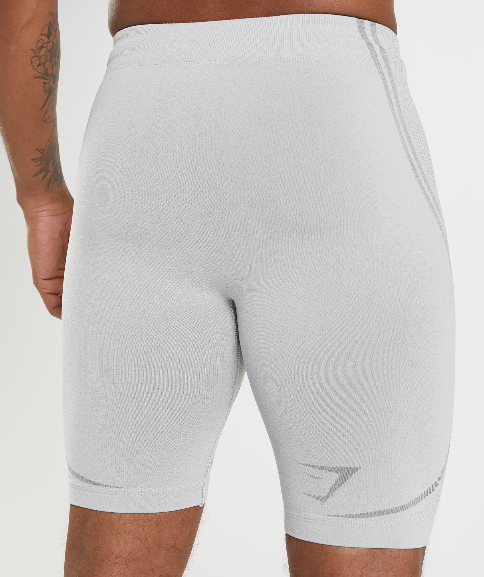 gymshark-315-seamless-1-2-shorts-light-grey-charcoal-grey-ss22