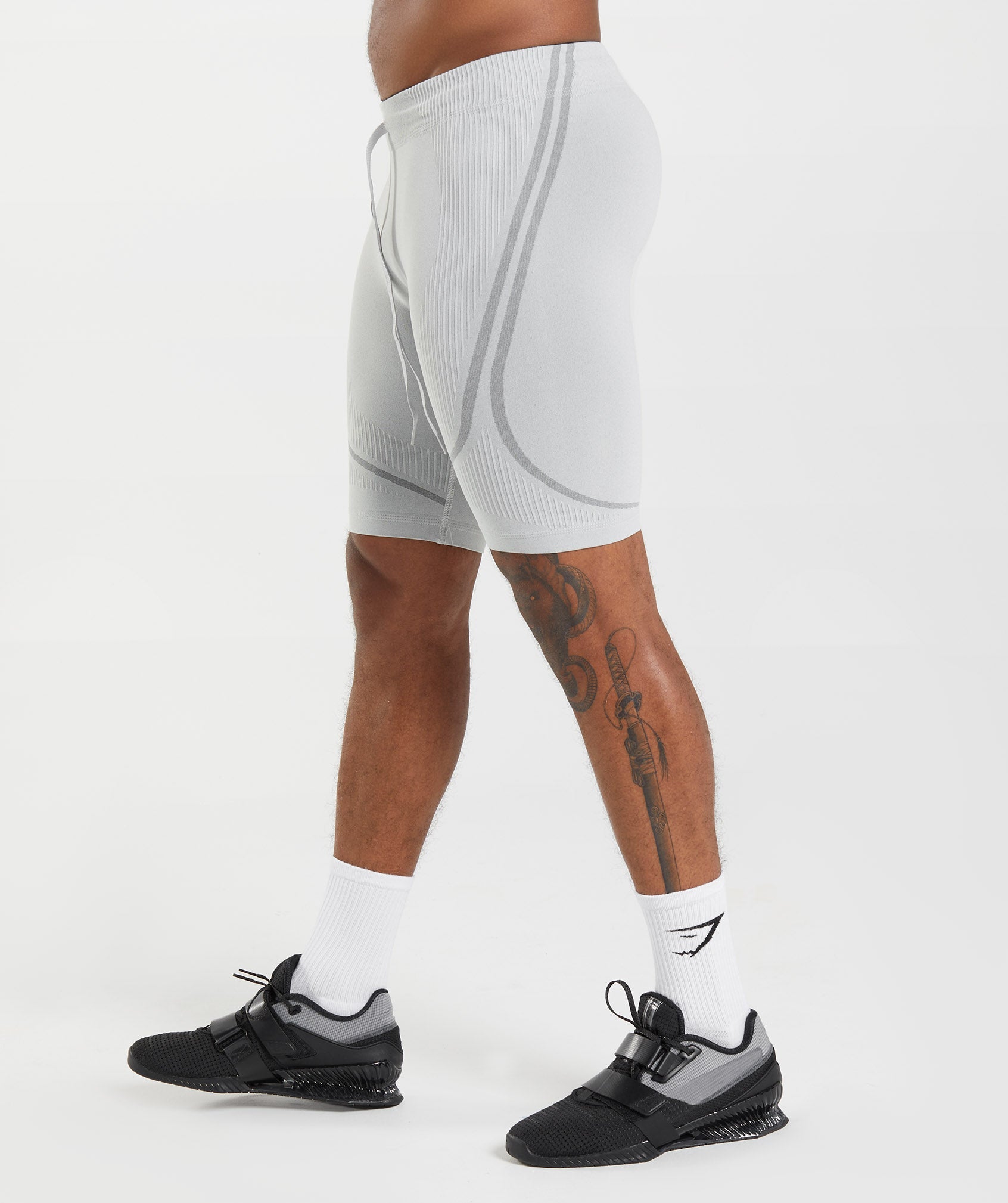 gymshark-315-seamless-1-2-shorts-light-grey-charcoal-grey-ss22