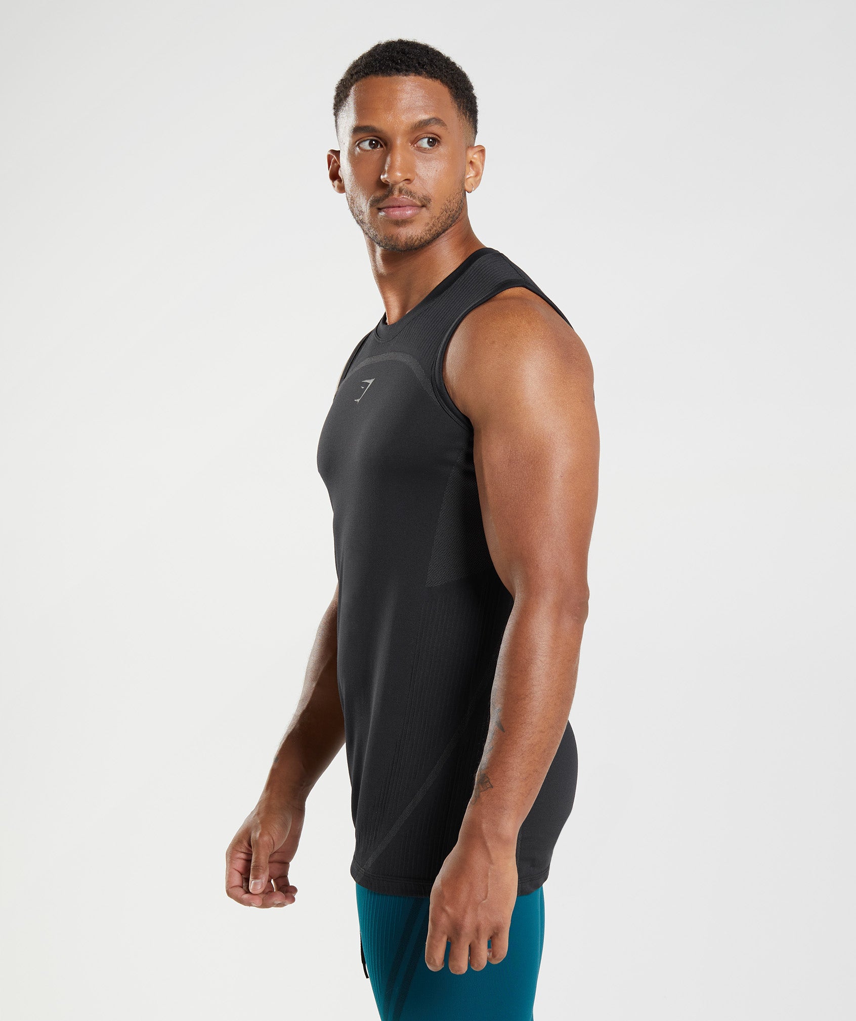 gymshark-315-seamless-tank-black-charcoal-grey-aw22