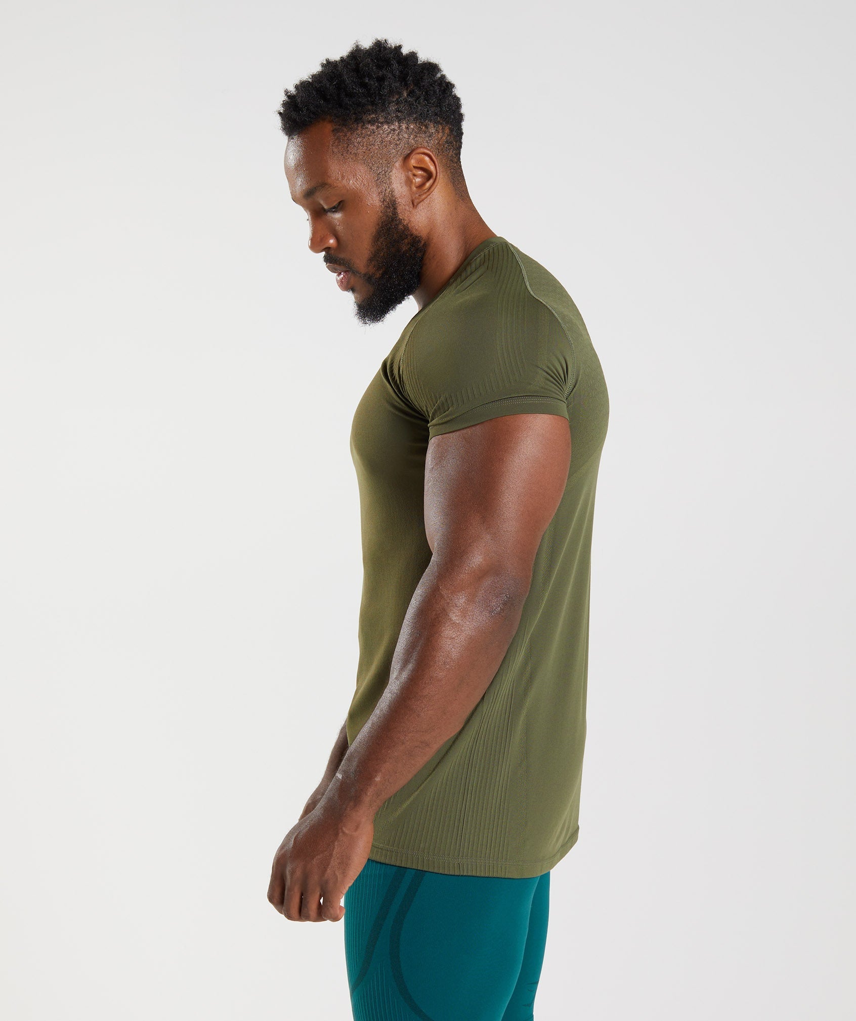 gymshark-315-seamless-t-shirt-core-olive-marsh-green-aw22