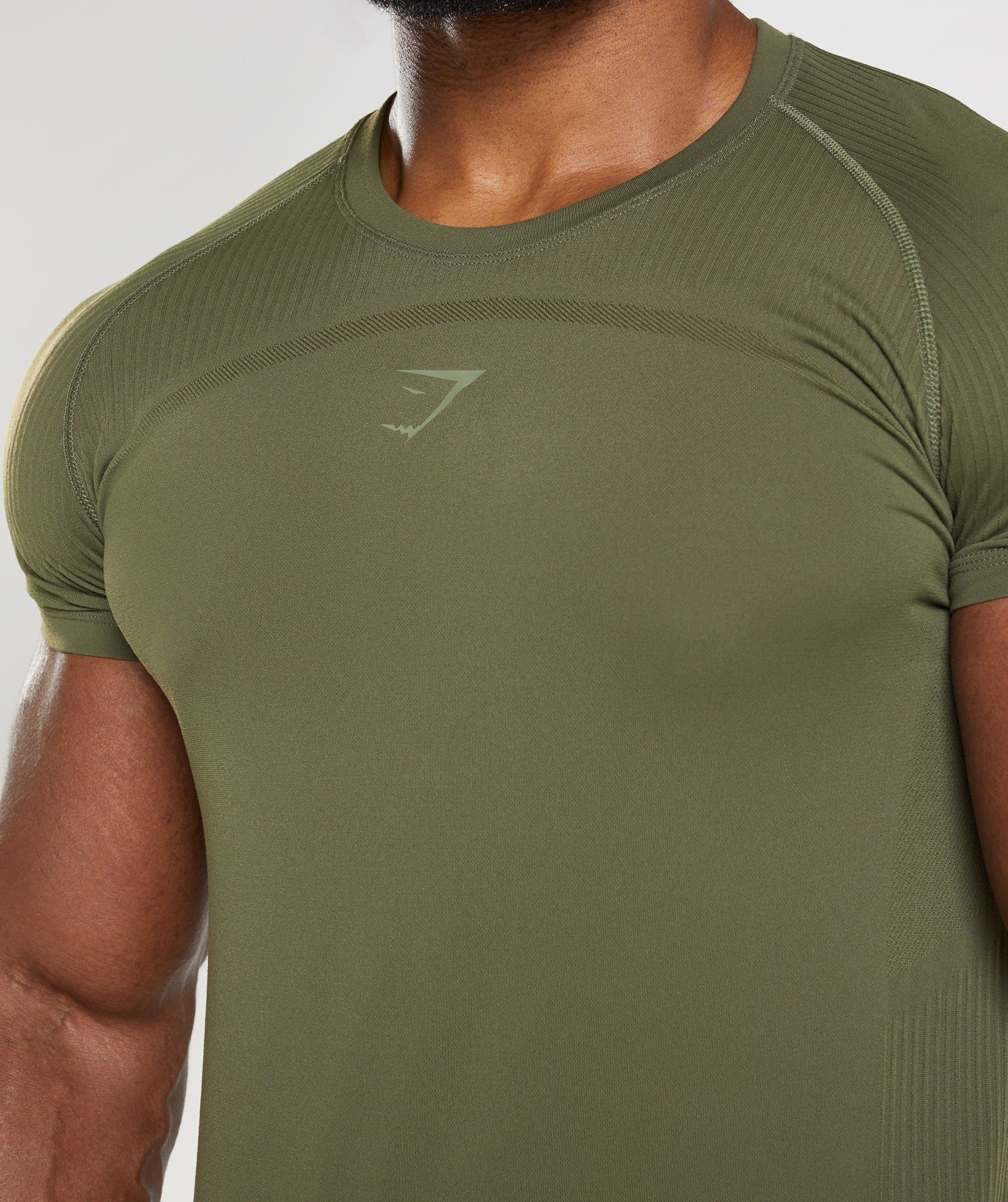 gymshark-315-seamless-t-shirt-core-olive-marsh-green-aw22