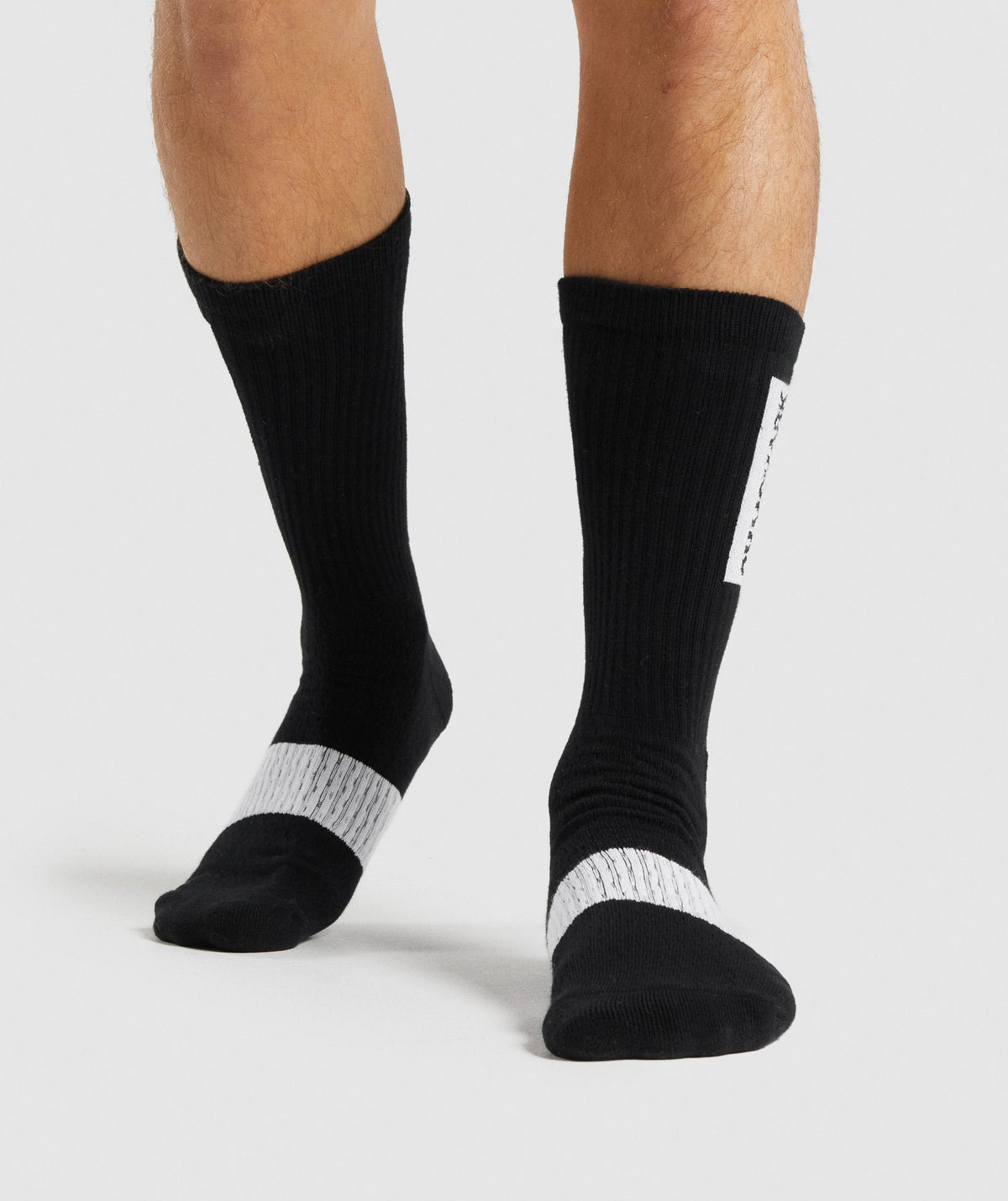 gymshark-premium-crew-socks-1pk-black-aw21