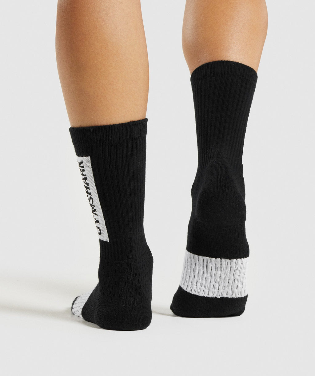 gymshark-premium-crew-socks-1pk-black-aw21