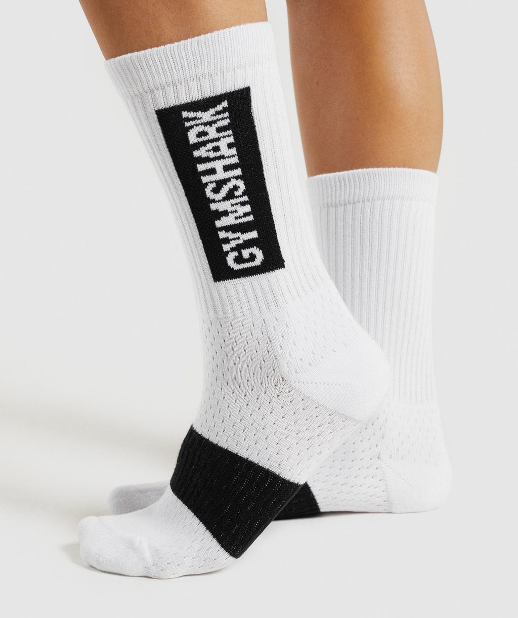 gymshark-premium-crew-socks-1pk-white-aw21