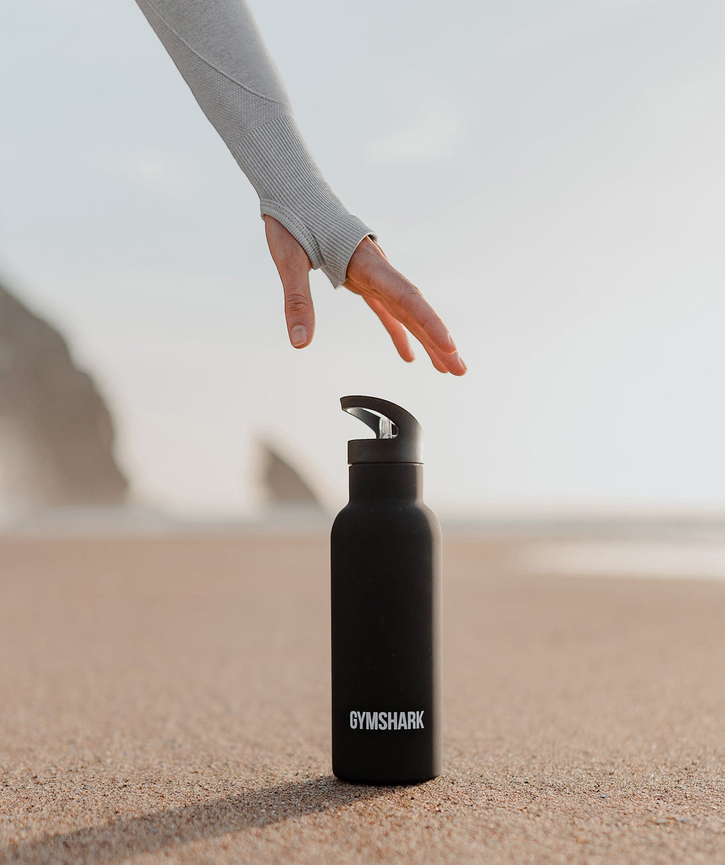 gymshark-insulated-straw-flask-black-aw21
