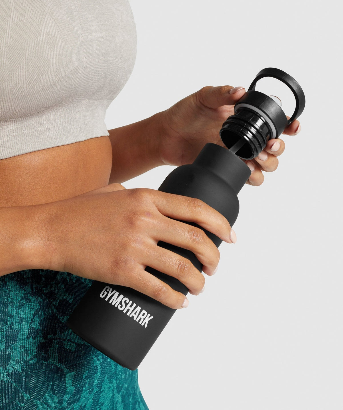 gymshark-insulated-straw-flask-black-aw21