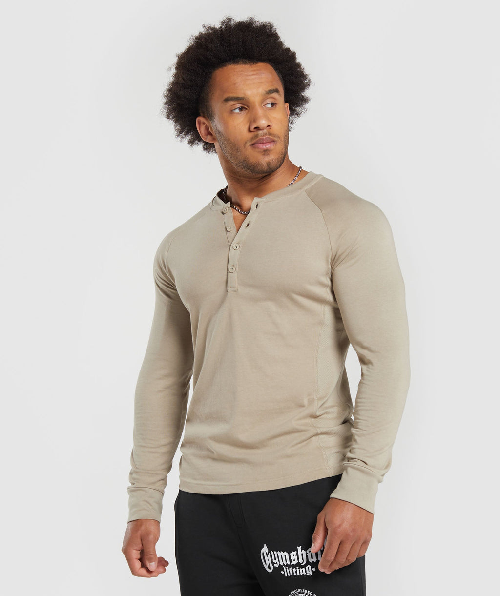 gymshark-rest-day-essentials-henley-sand-brown-aw23