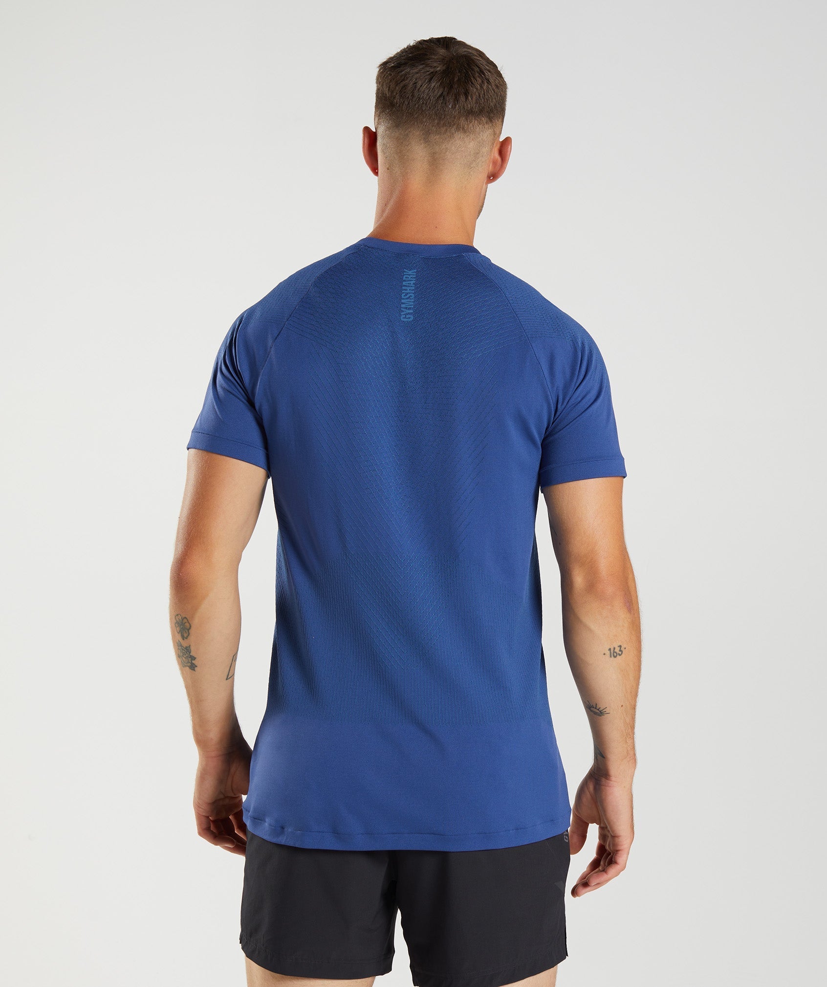 gymshark-apex-seamless-t-shirt-stellar-blue-lakeside-blue-aw22