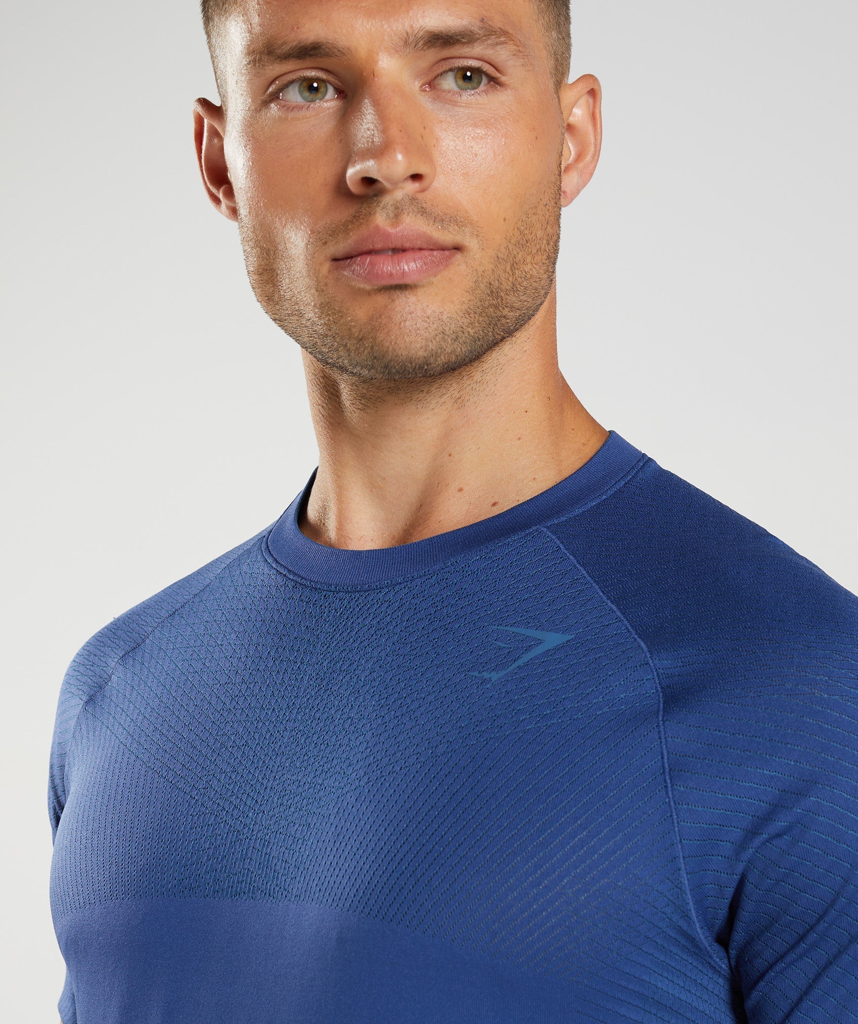 gymshark-apex-seamless-t-shirt-stellar-blue-lakeside-blue-aw22
