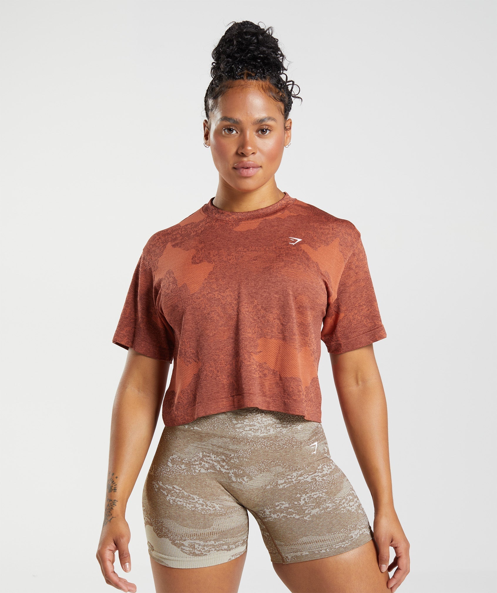 gymshark-adapt-camo-seamless-crop-top-storm-red-cherry-brown-aw22