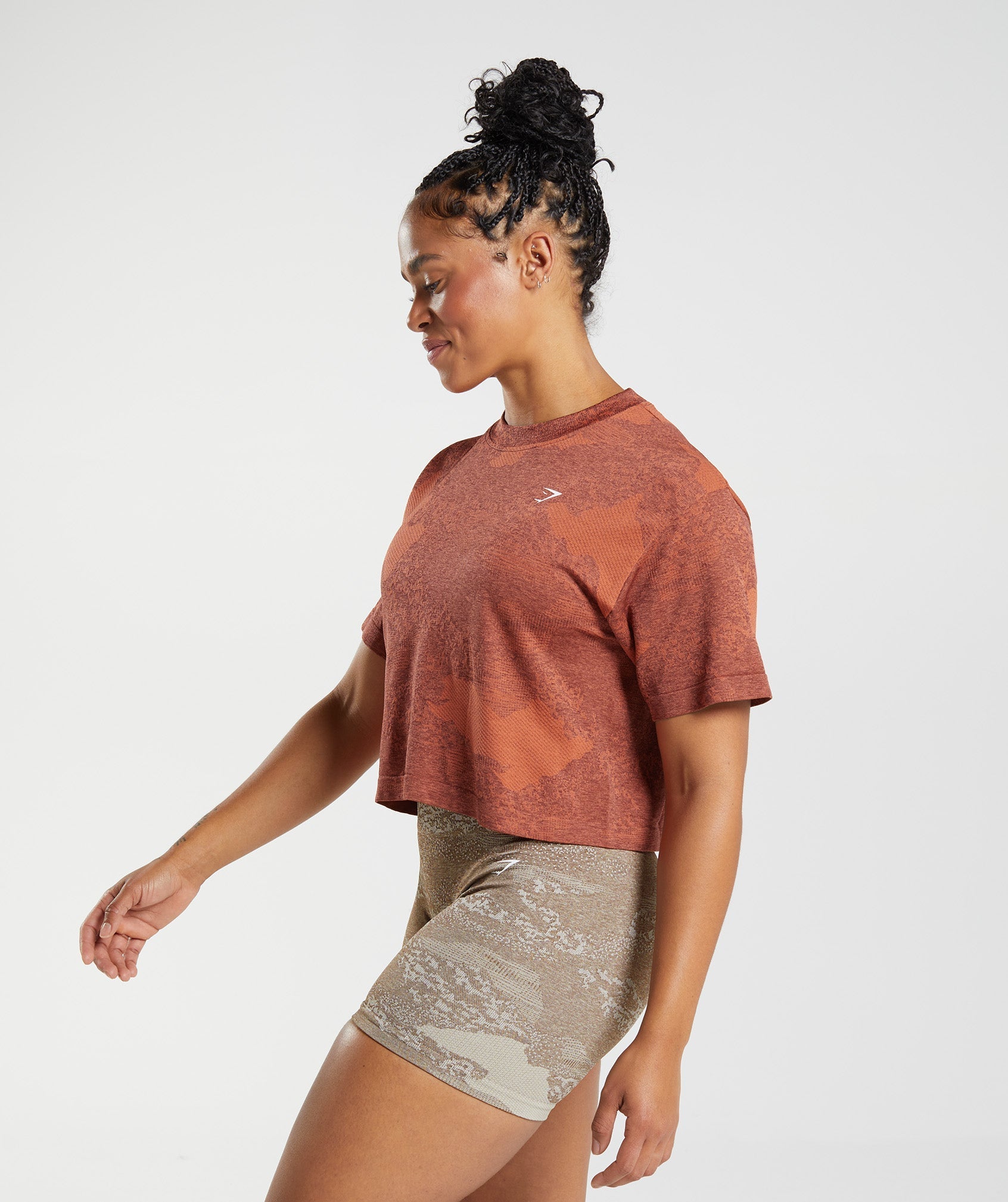gymshark-adapt-camo-seamless-crop-top-storm-red-cherry-brown-aw22