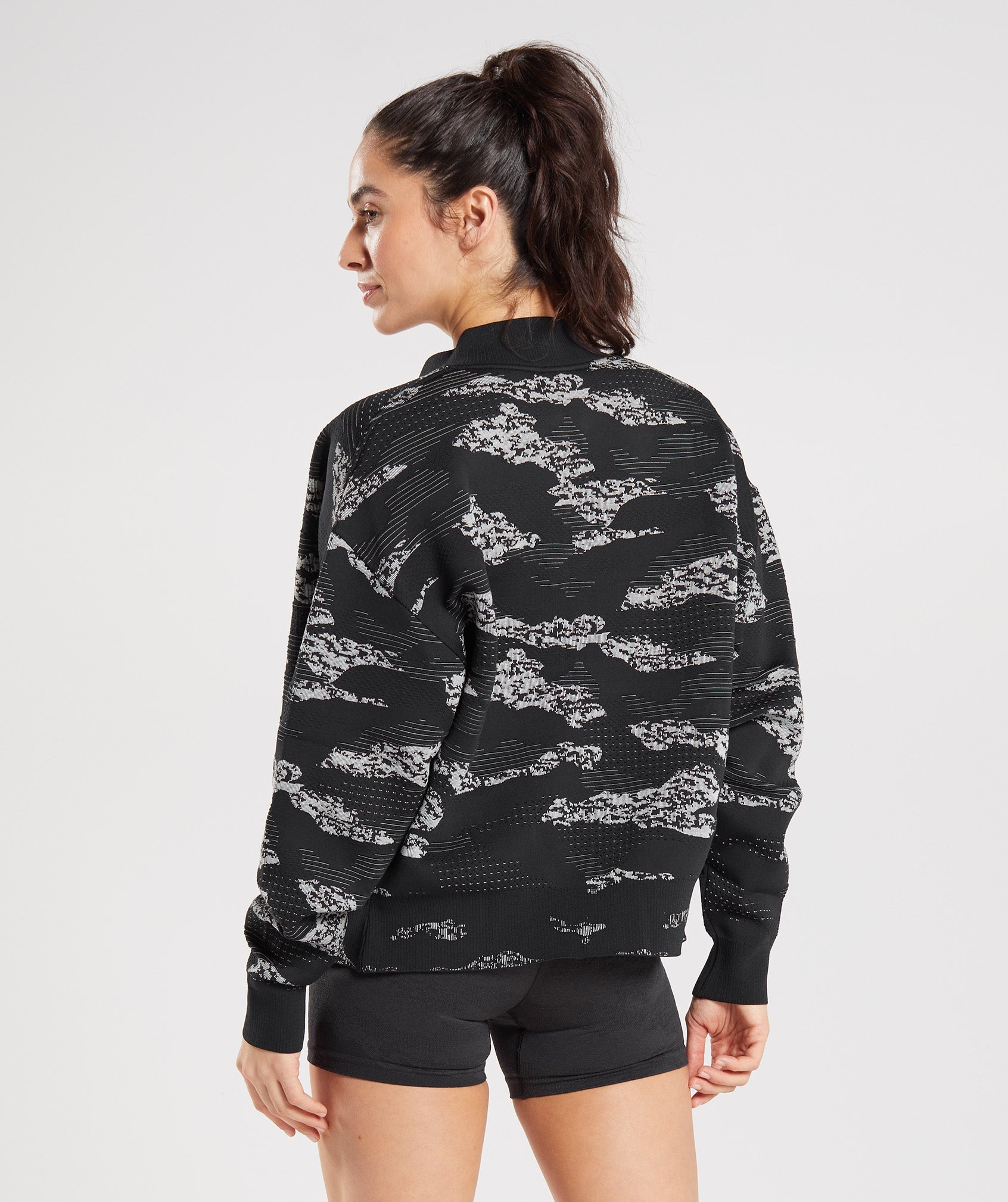 gymshark-adapt-camo-seamless-track-jacket-black-light-grey-aw22