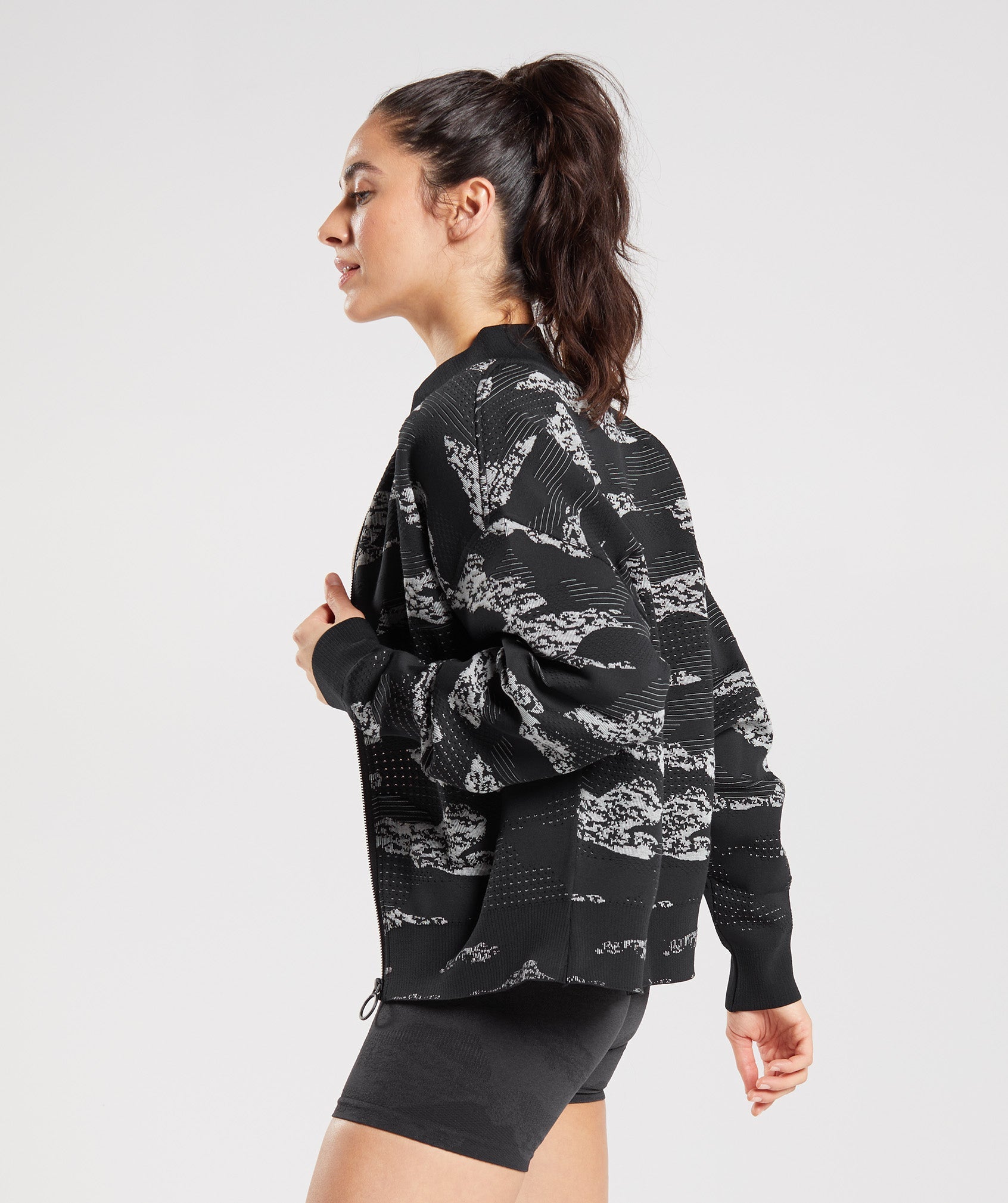 gymshark-adapt-camo-seamless-track-jacket-black-light-grey-aw22