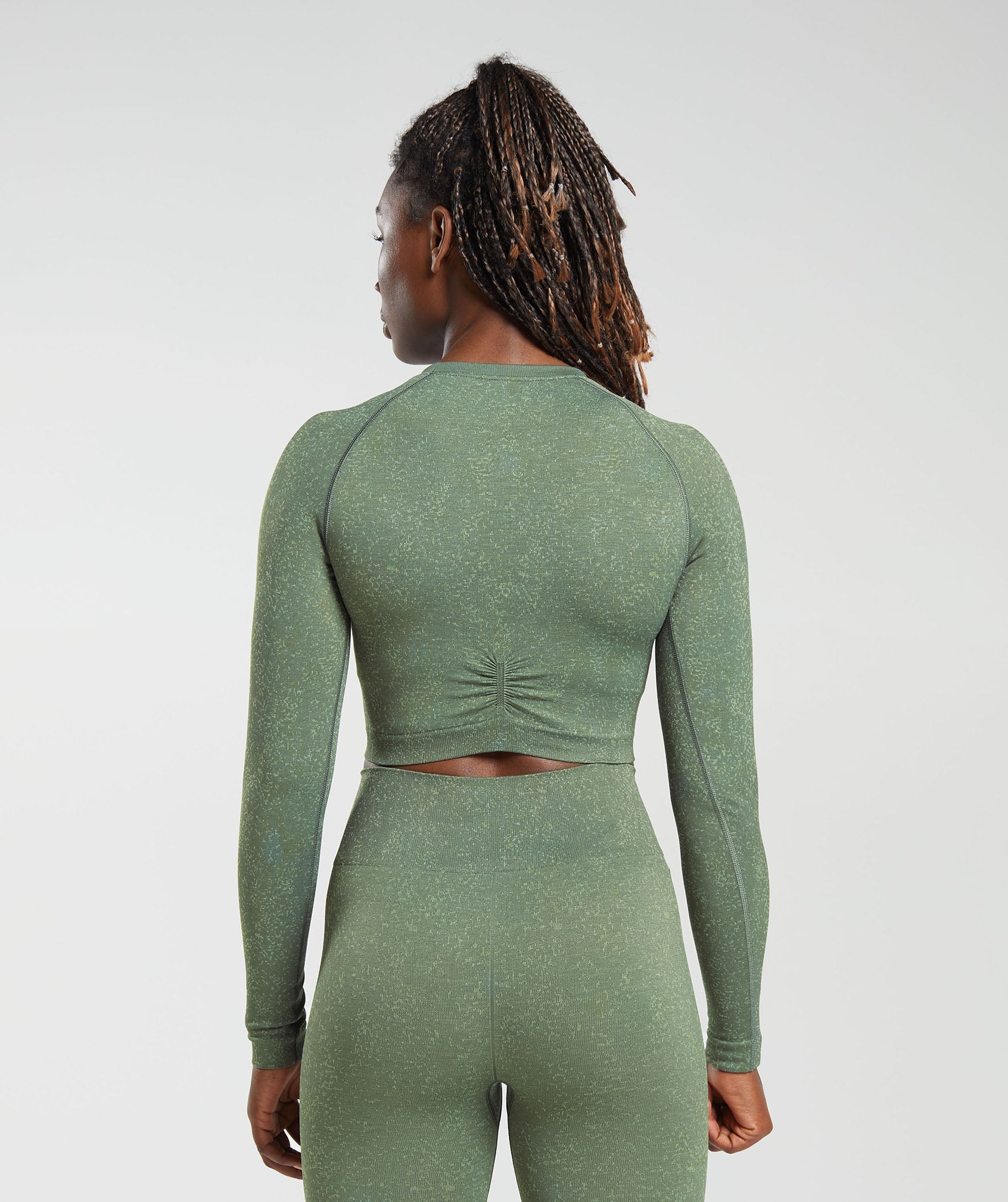 gymshark-adapt-fleck-seamless-long-sleeve-crop-top-dusk-green-light-sage-green-aw23