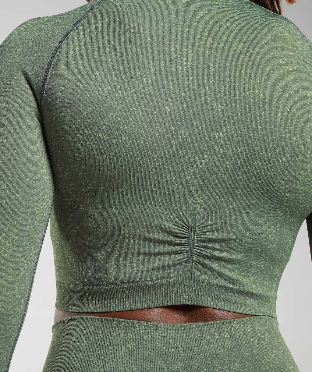gymshark-adapt-fleck-seamless-long-sleeve-crop-top-dusk-green-light-sage-green-aw23