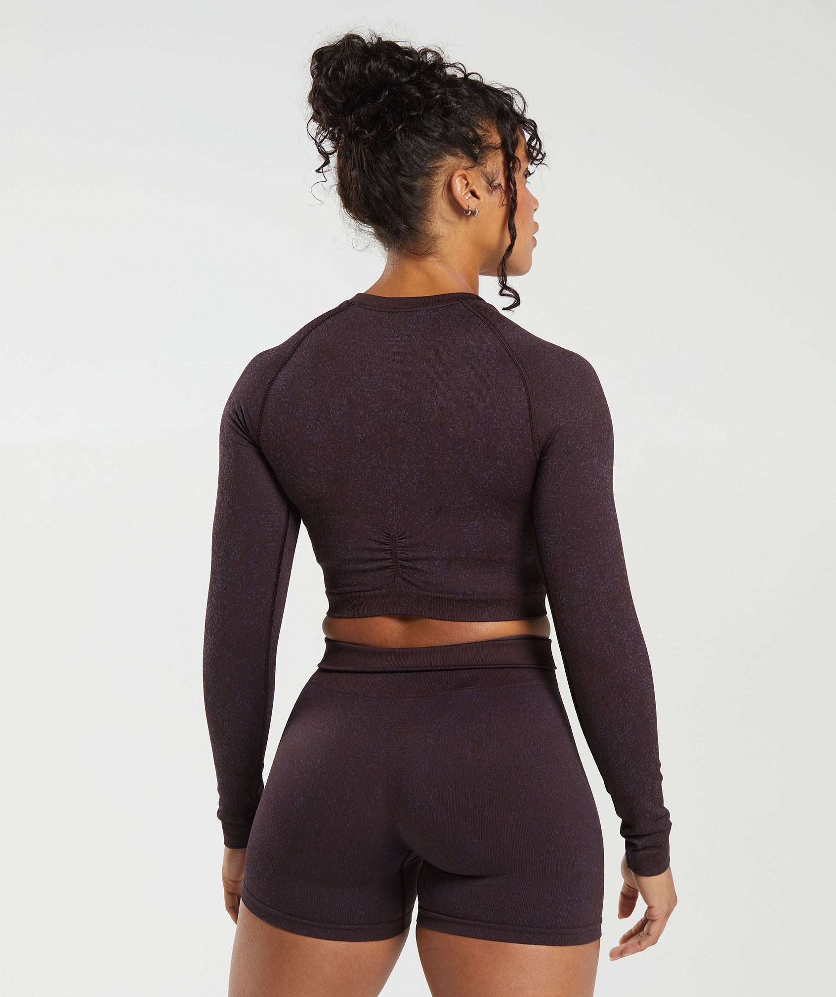 gymshark-adapt-fleck-seamless-long-sleeve-crop-top-plum-brown-dewberry-purple-aw23