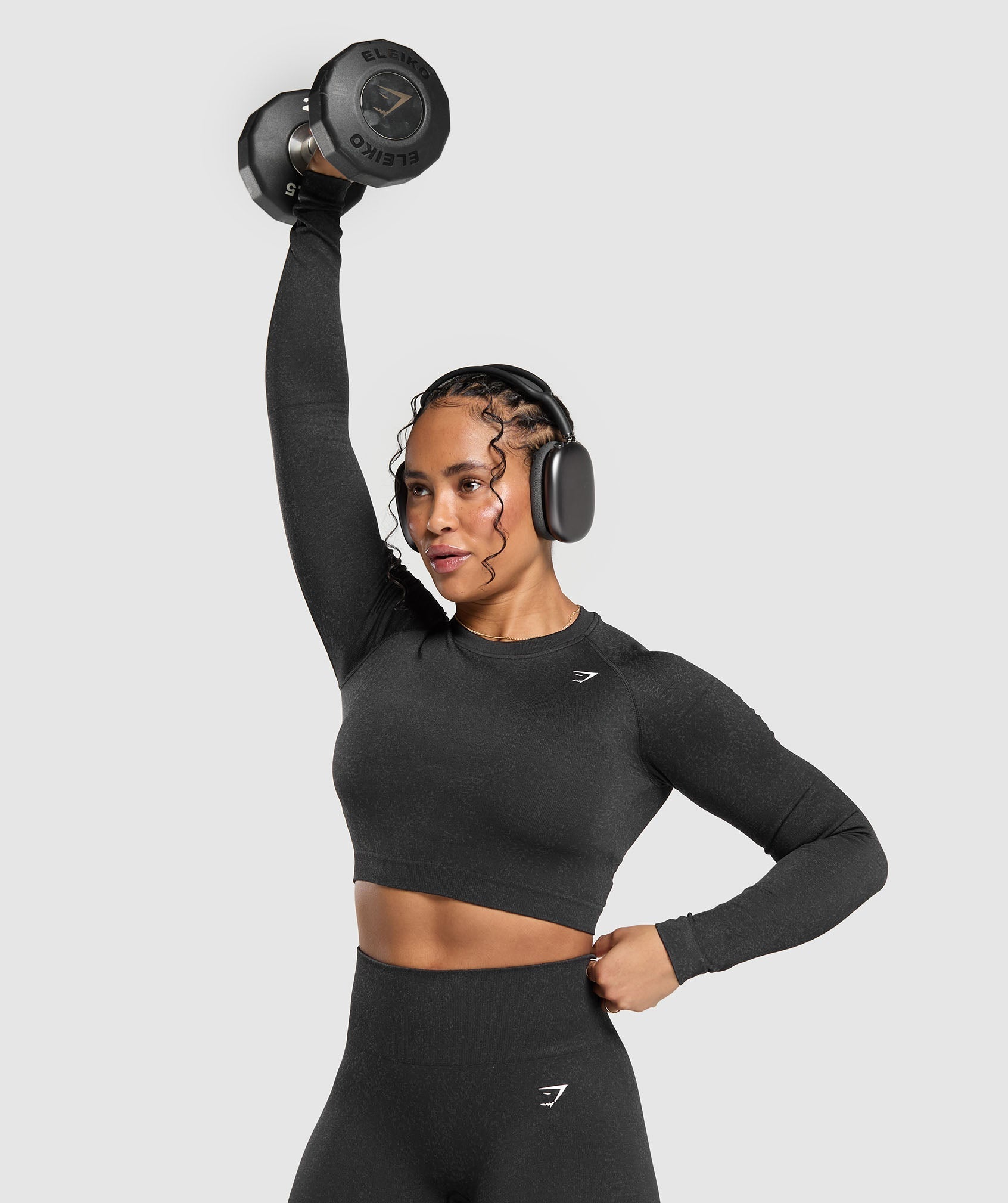 gymshark-adapt-seamless-long-sleeve-crop-top-fleck-black