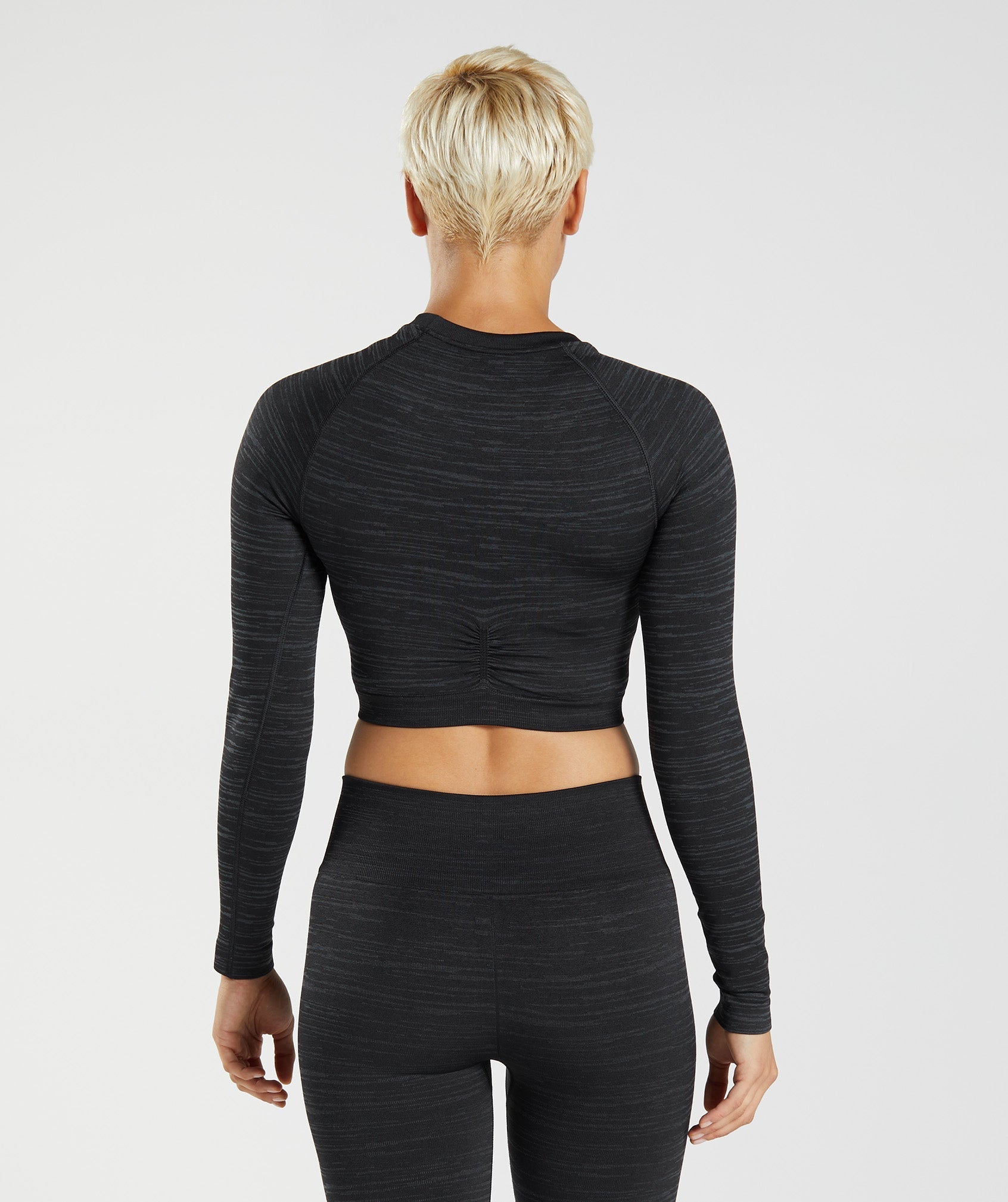 gymshark-adapt-marl-seamless-long-sleeve-crop-top-black-smokey-grey-aw22