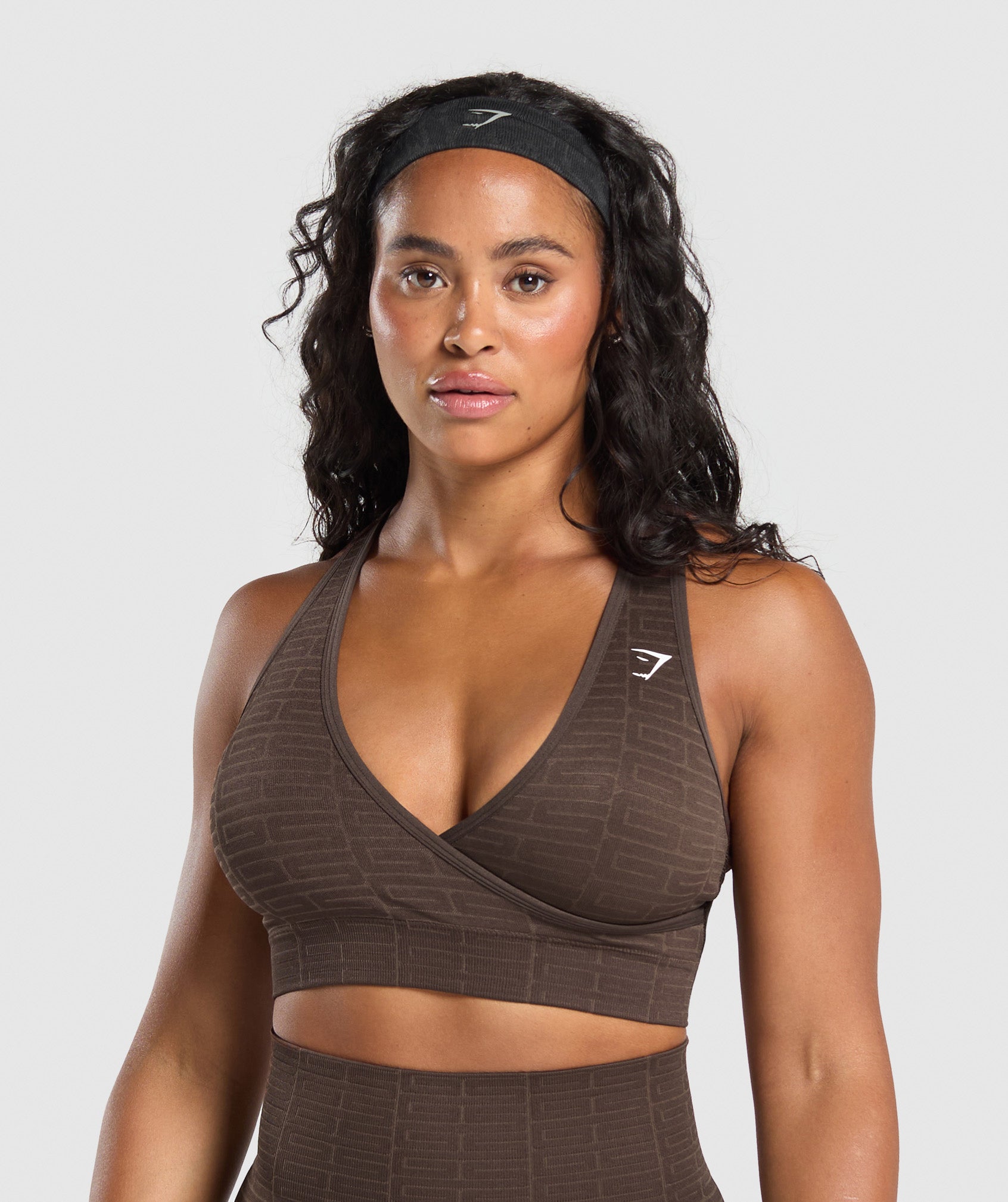 gymshark-adapt-monogram-seamless-sports-bra-brown-aw24