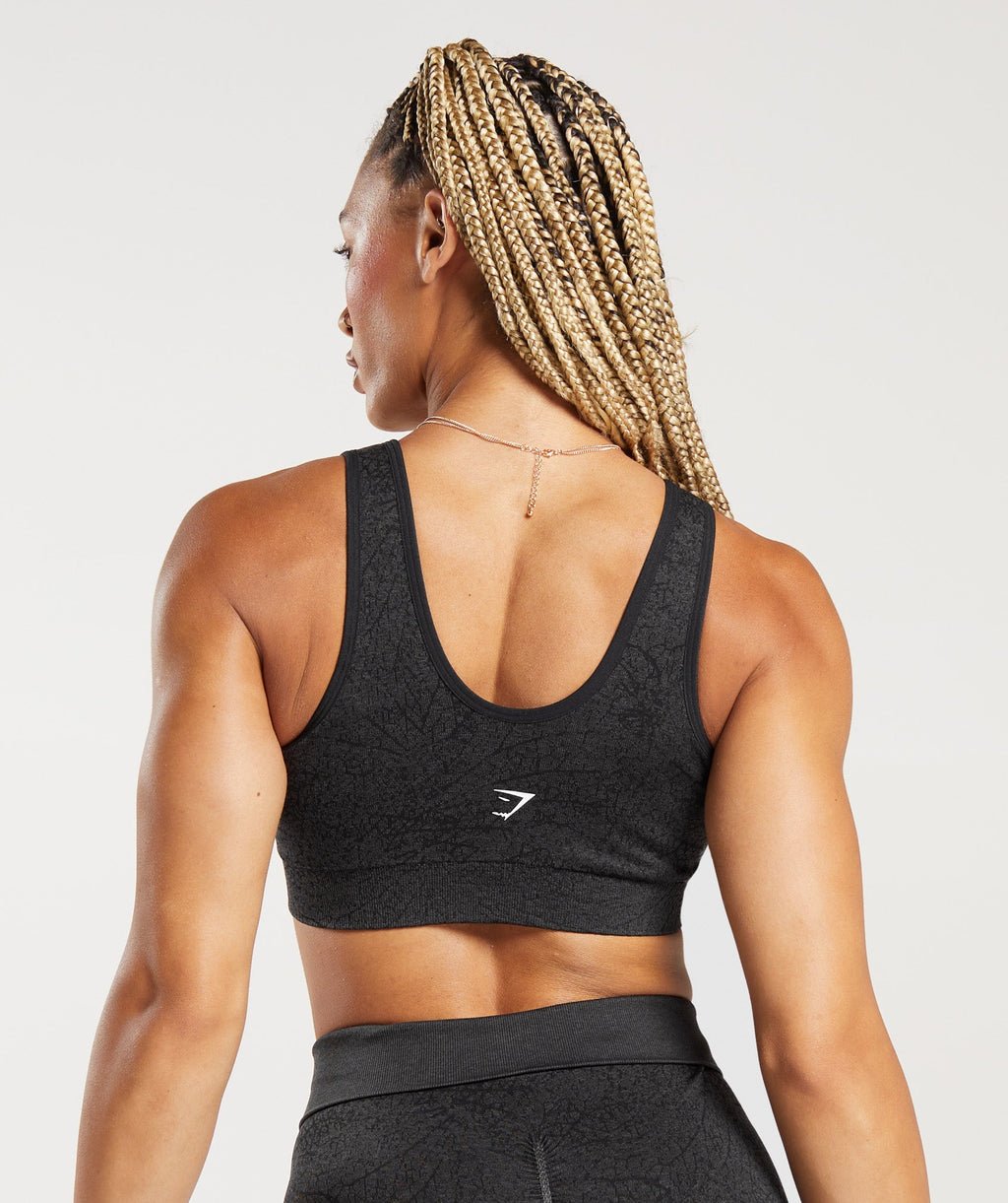 gymshark-adapt-pattern-seamless-longline-bra-black-graphite-grey-aw23