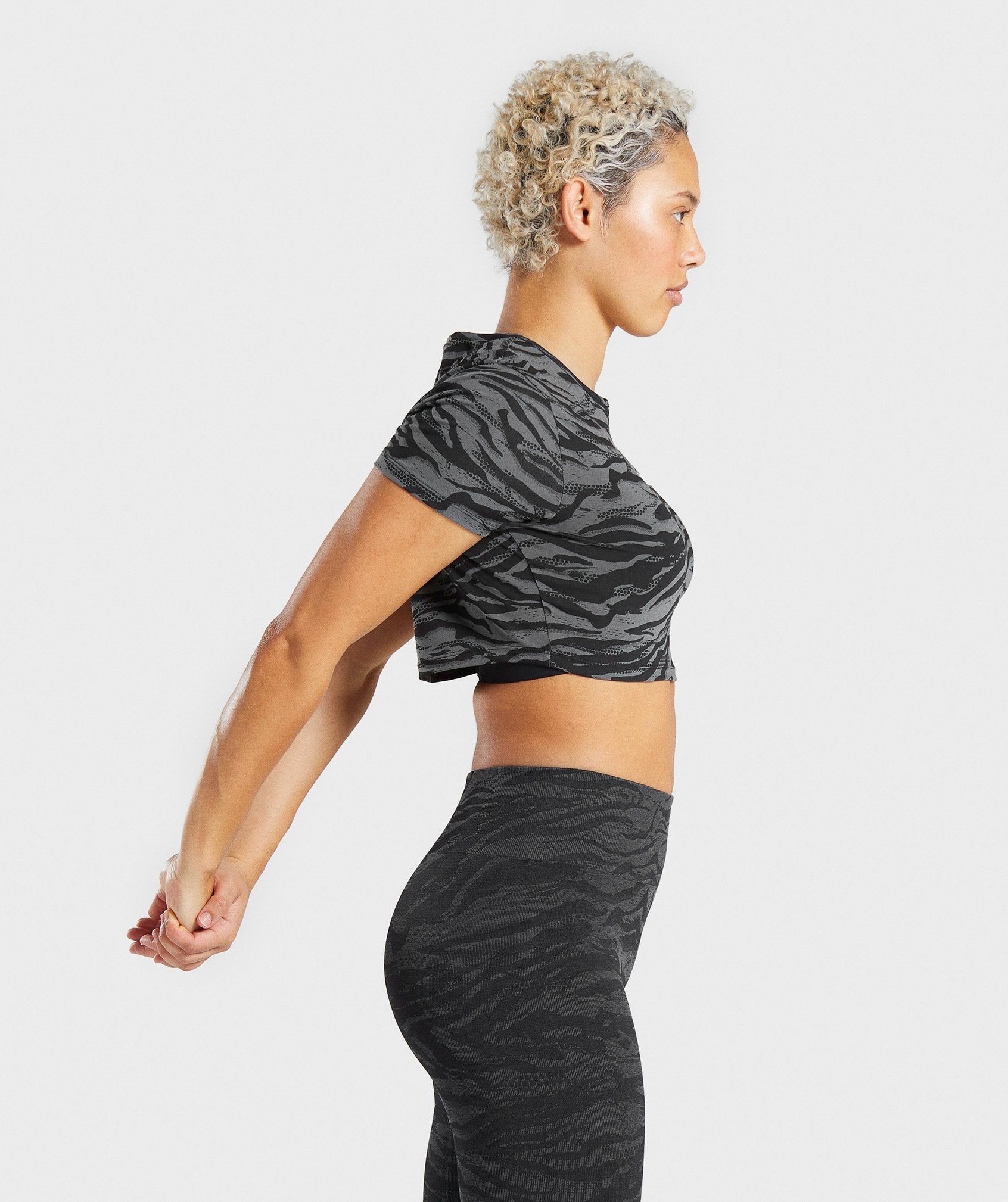 gymshark-animal-graphic-crop-top-black-print