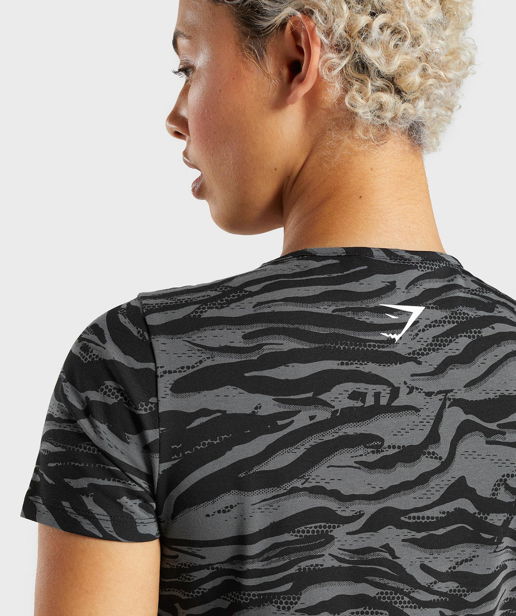 gymshark-animal-graphic-crop-top-black-print