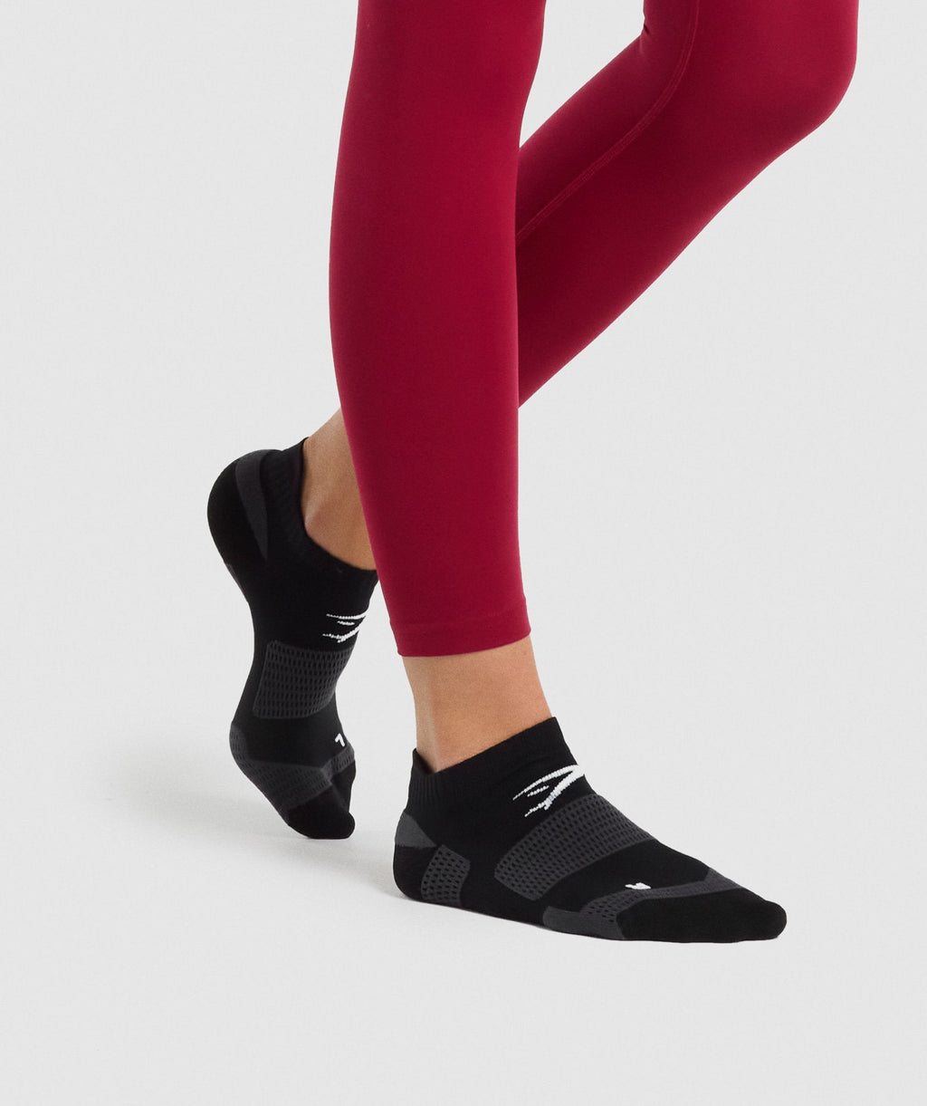 gymshark-ankle-performance-socks-black