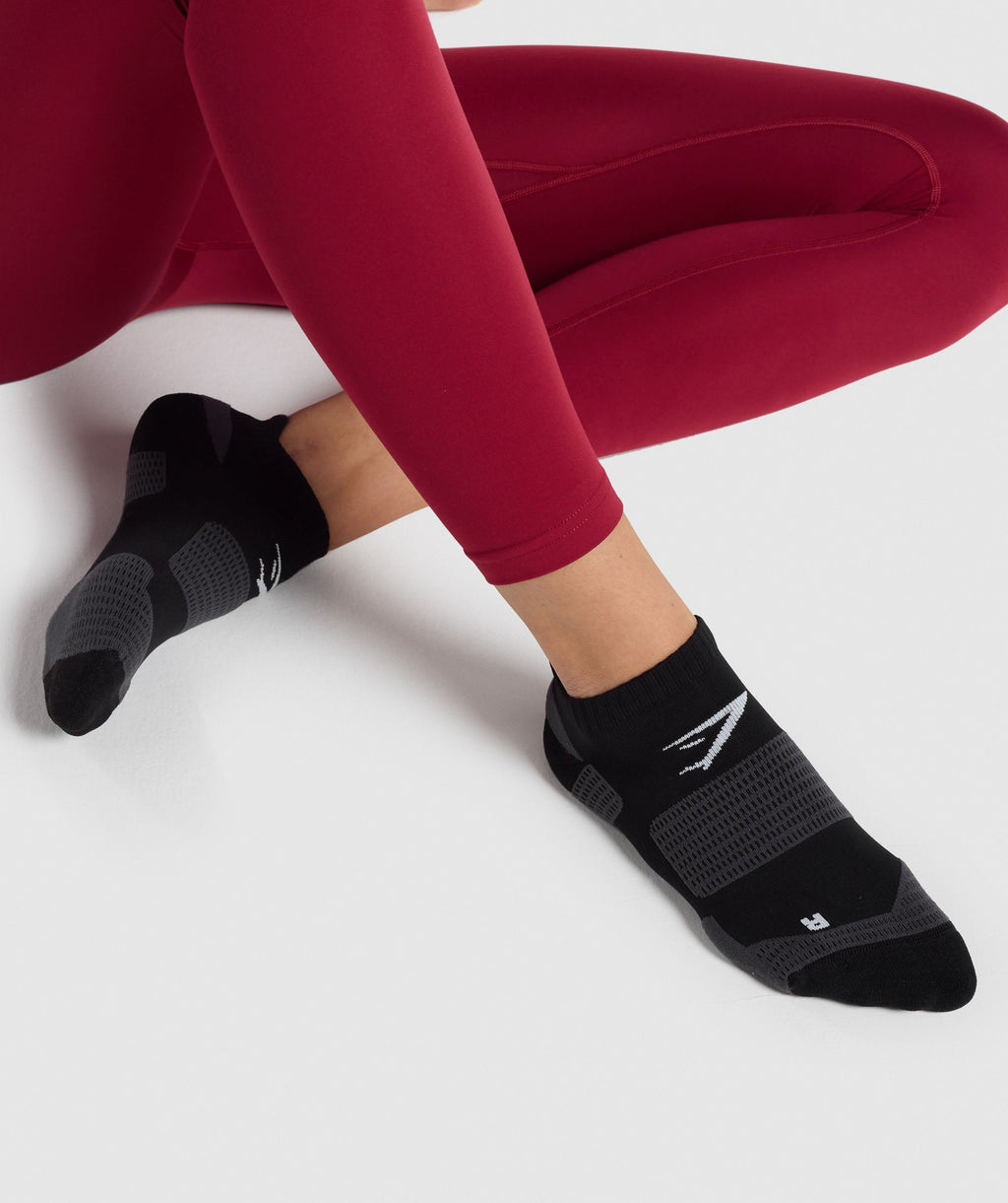 gymshark-ankle-performance-socks-black