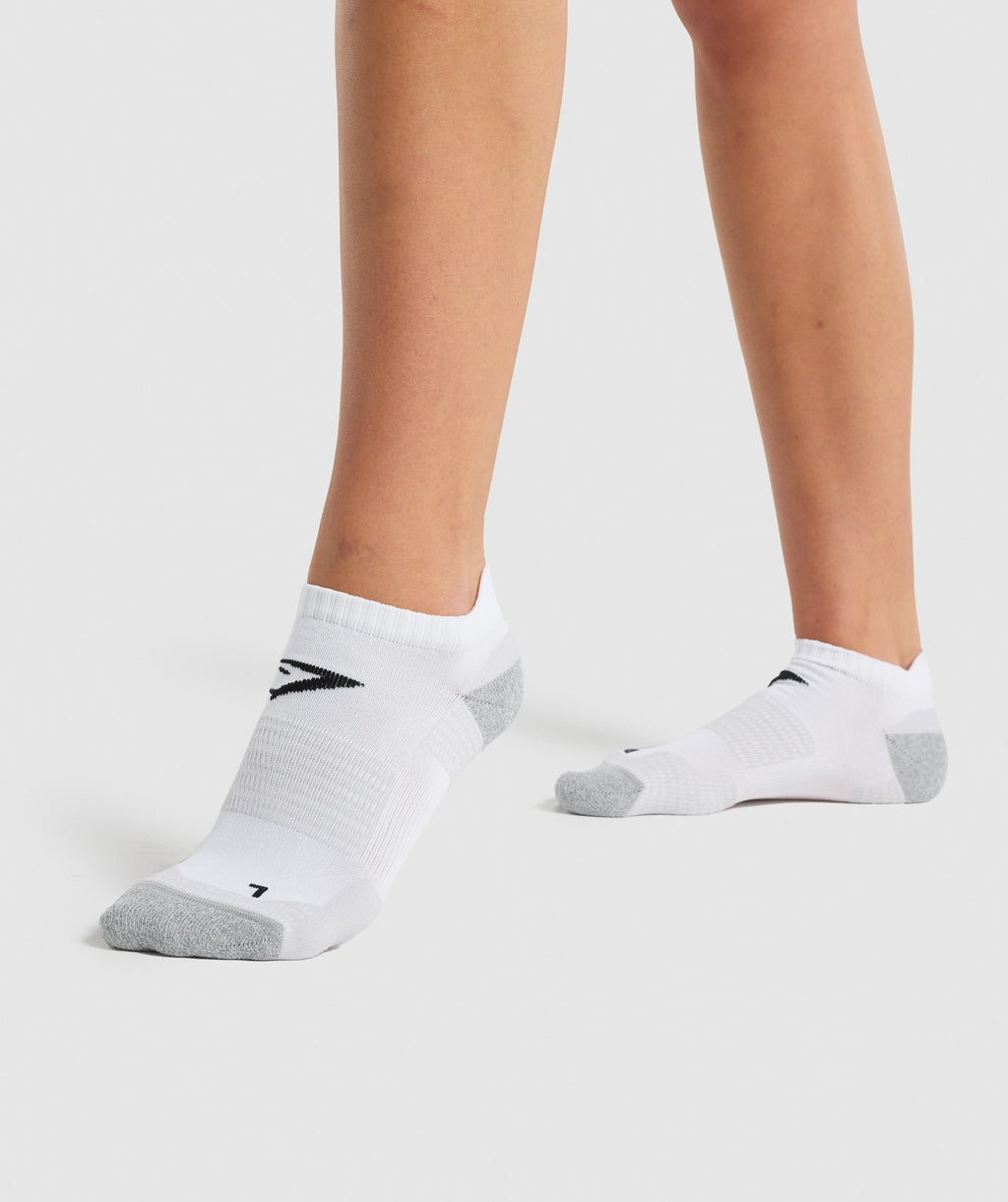 gymshark-ankle-performance-socks-white