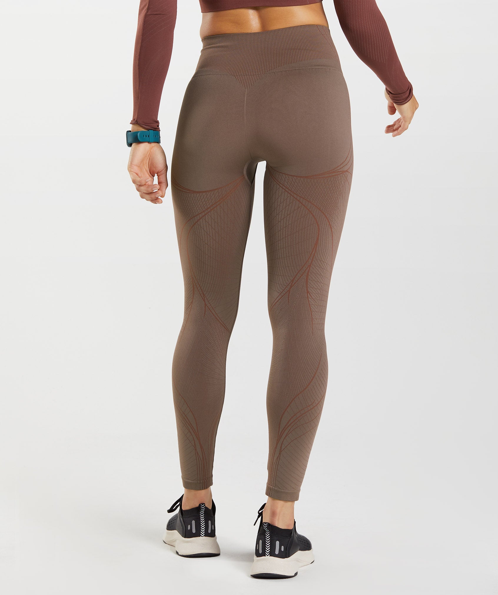 gymshark-apex-seamless-leggings-truffle-brown-cherry-brown-aw22