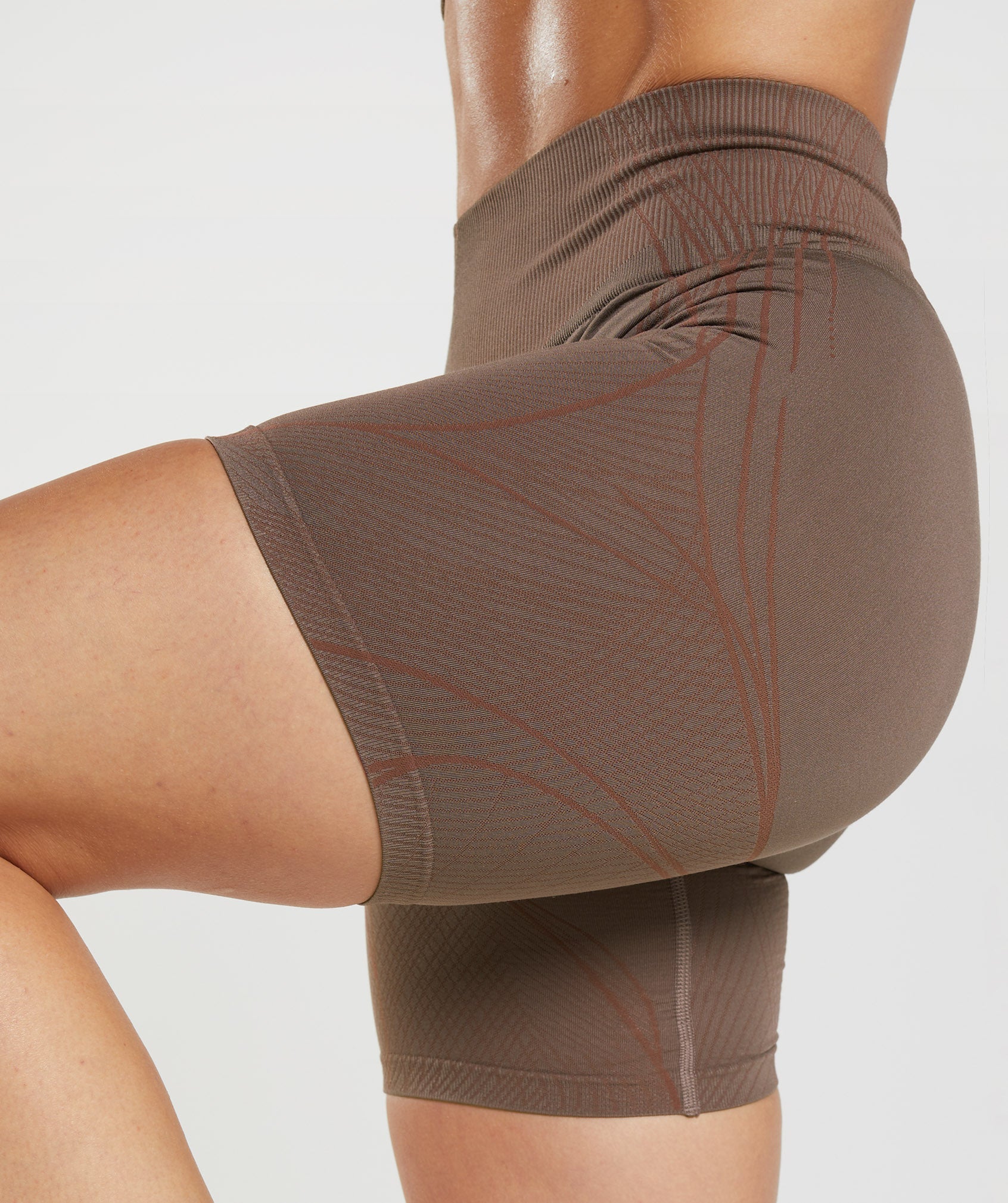 gymshark-apex-seamless-shorts-truffle-brown-cherry-brown-aw22