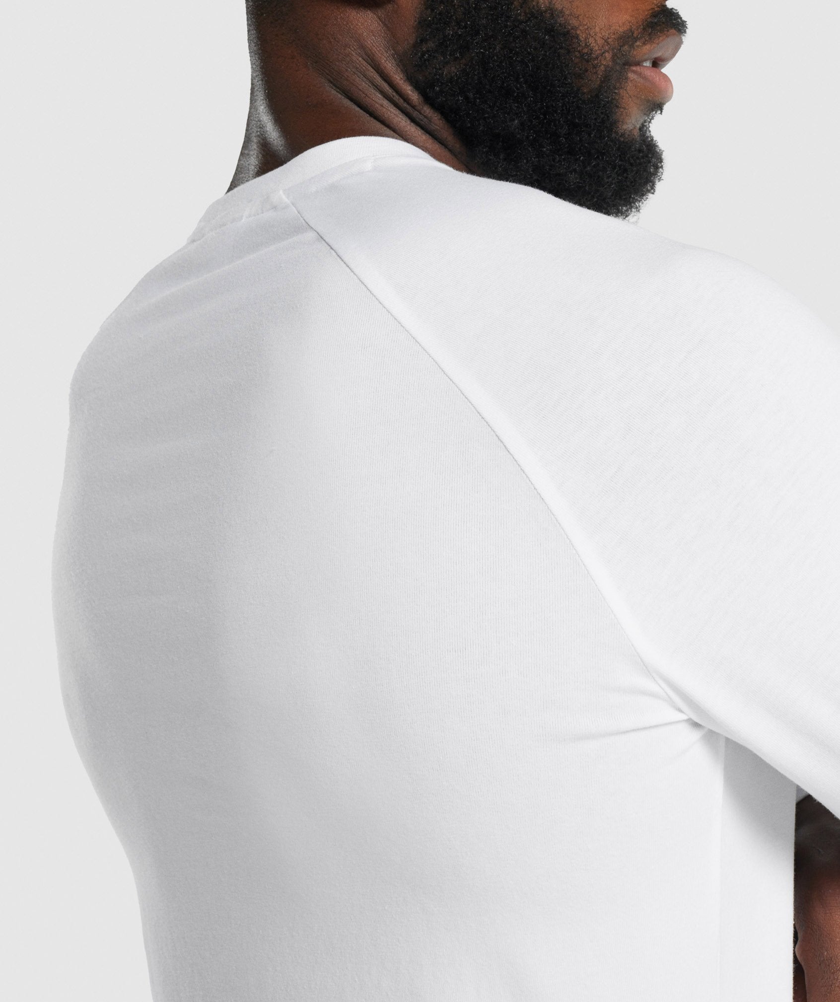 gymshark-apollo-long-sleeve-muscle-fit-t-shirt-white-logo