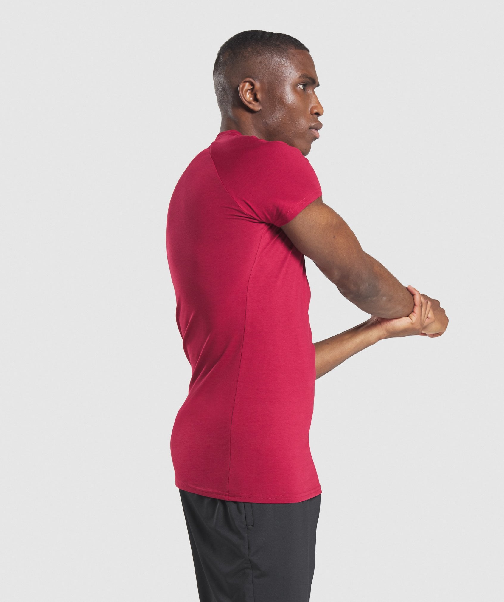 gymshark-apollo-muscle-fit-t-shirt-burgundy