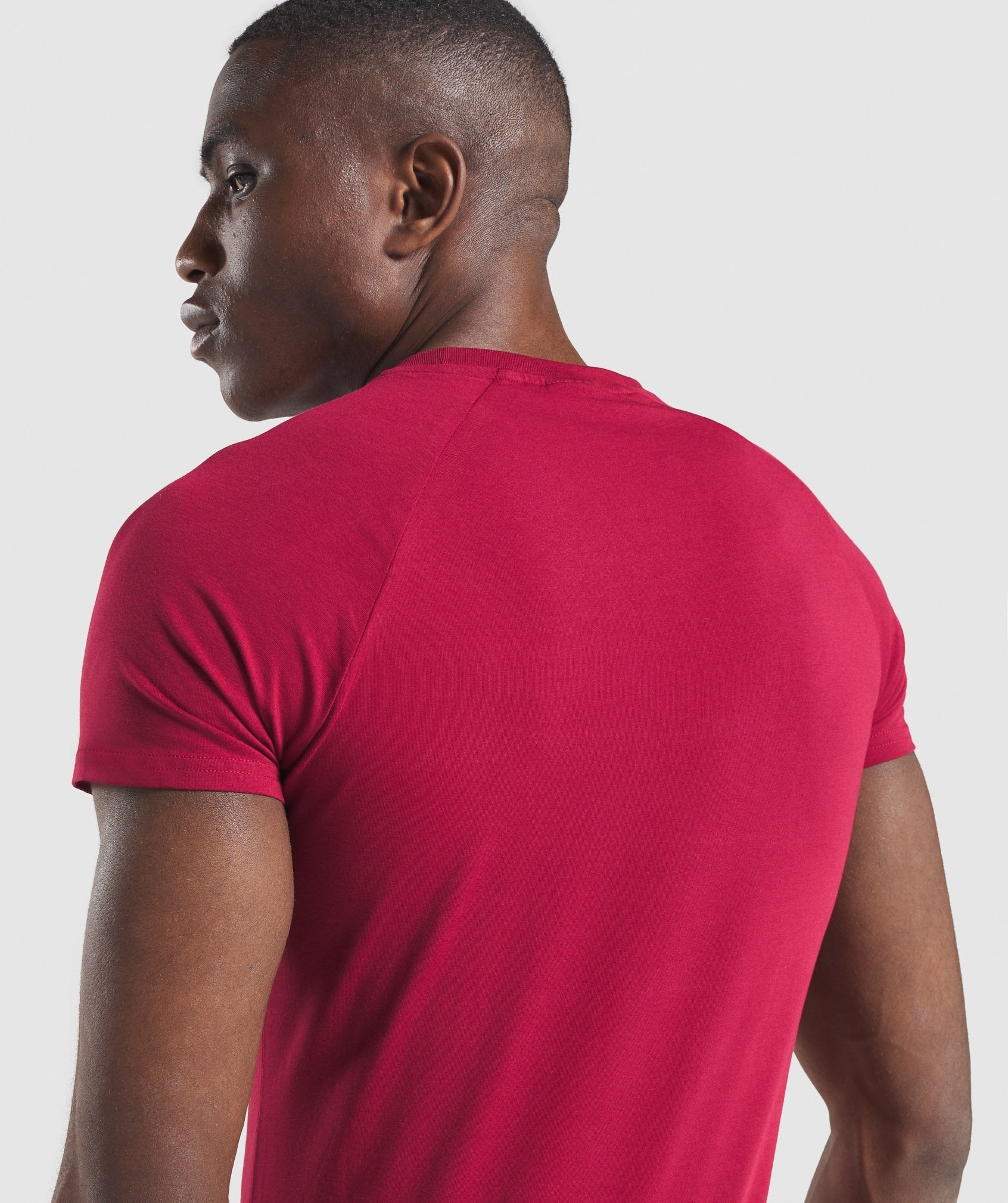gymshark-apollo-muscle-fit-t-shirt-burgundy