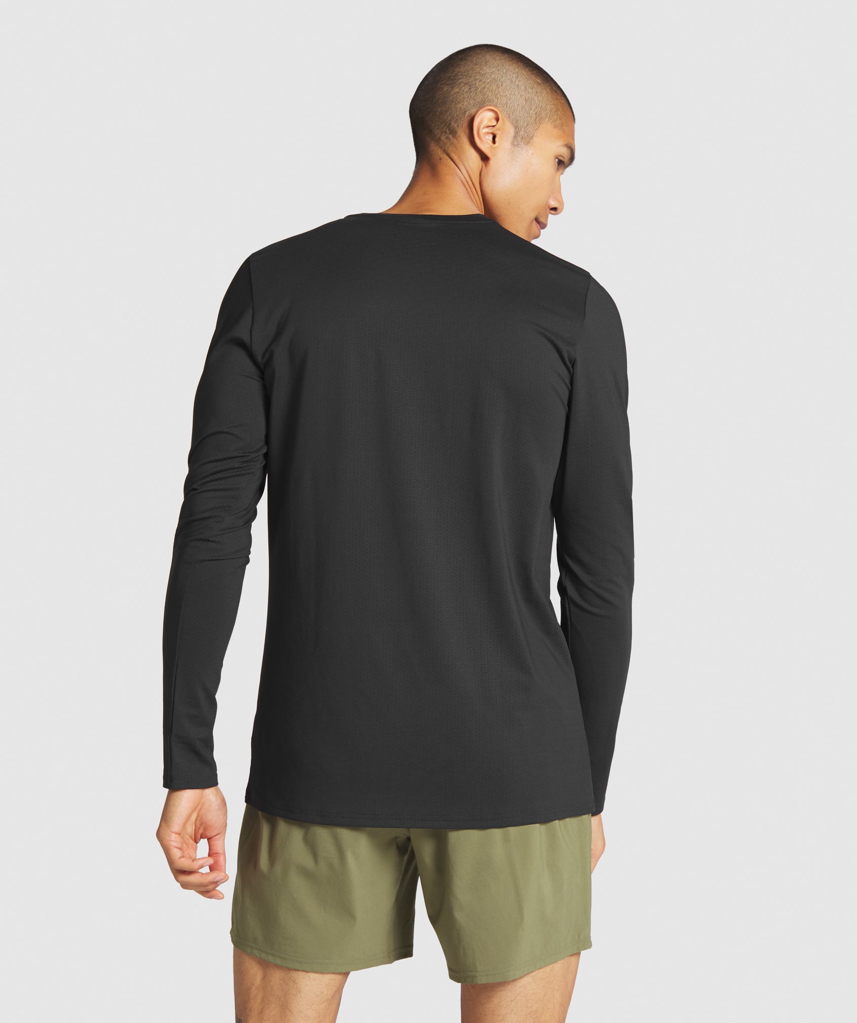 gymshark-arrival-long-sleeve-t-shirt-black