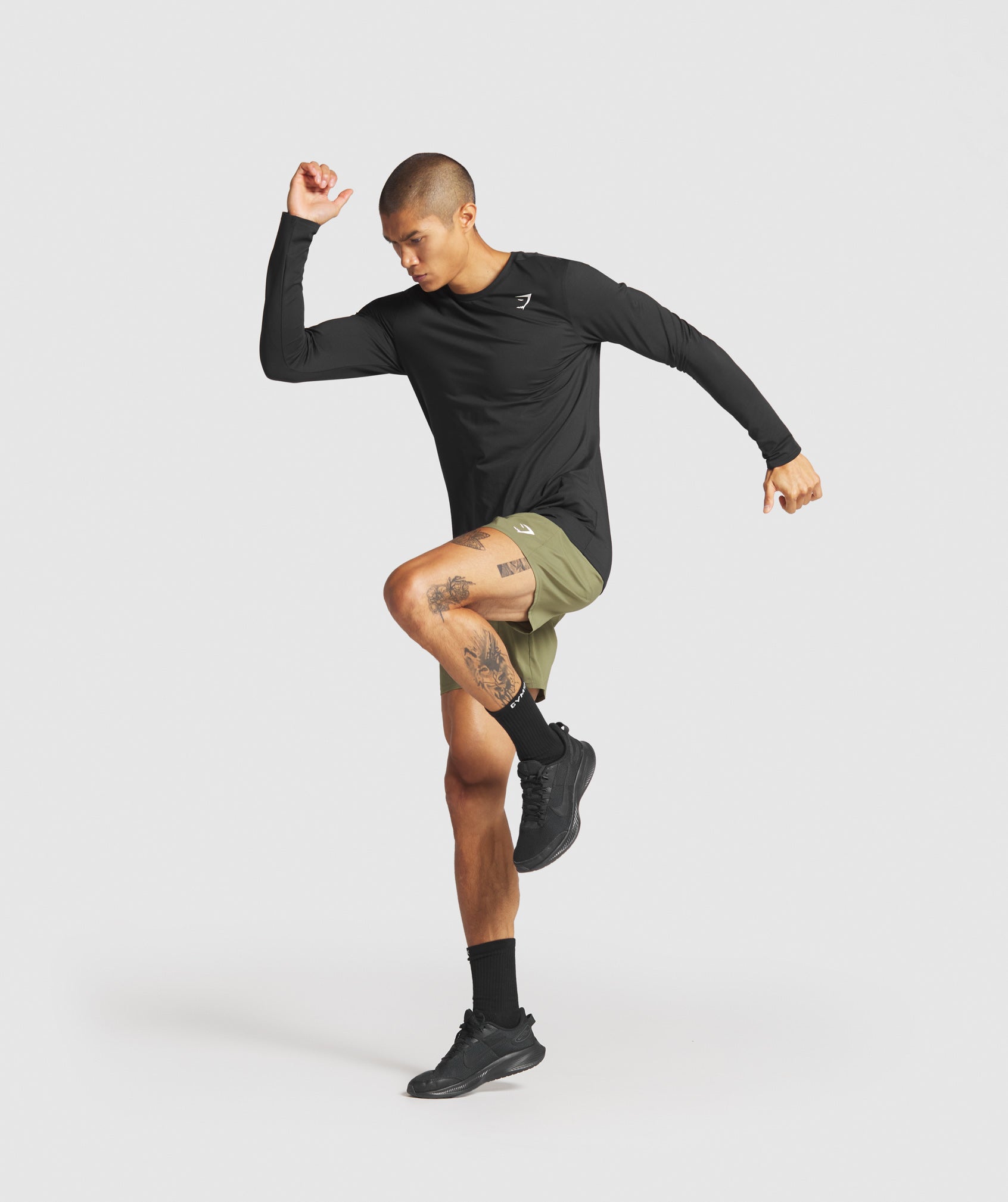 gymshark-arrival-long-sleeve-t-shirt-black