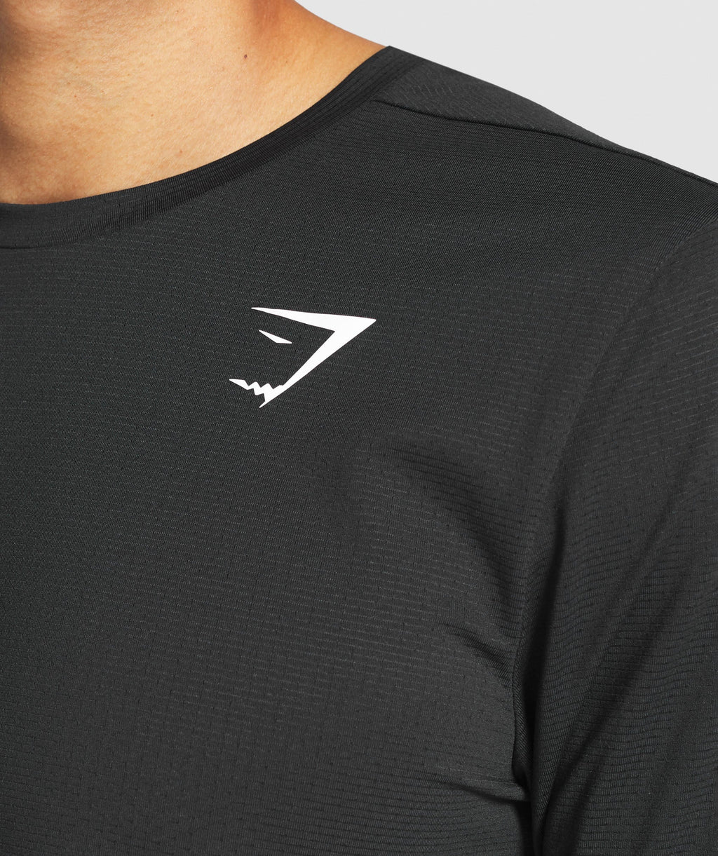 gymshark-arrival-long-sleeve-t-shirt-black