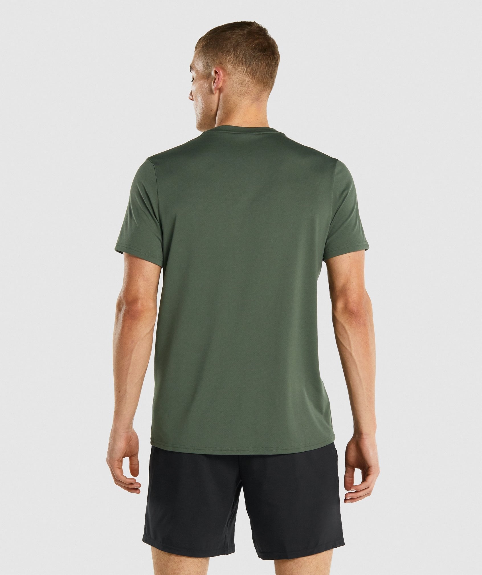 gymshark-arrival-regular-fit-t-shirt-green-logo-gs21