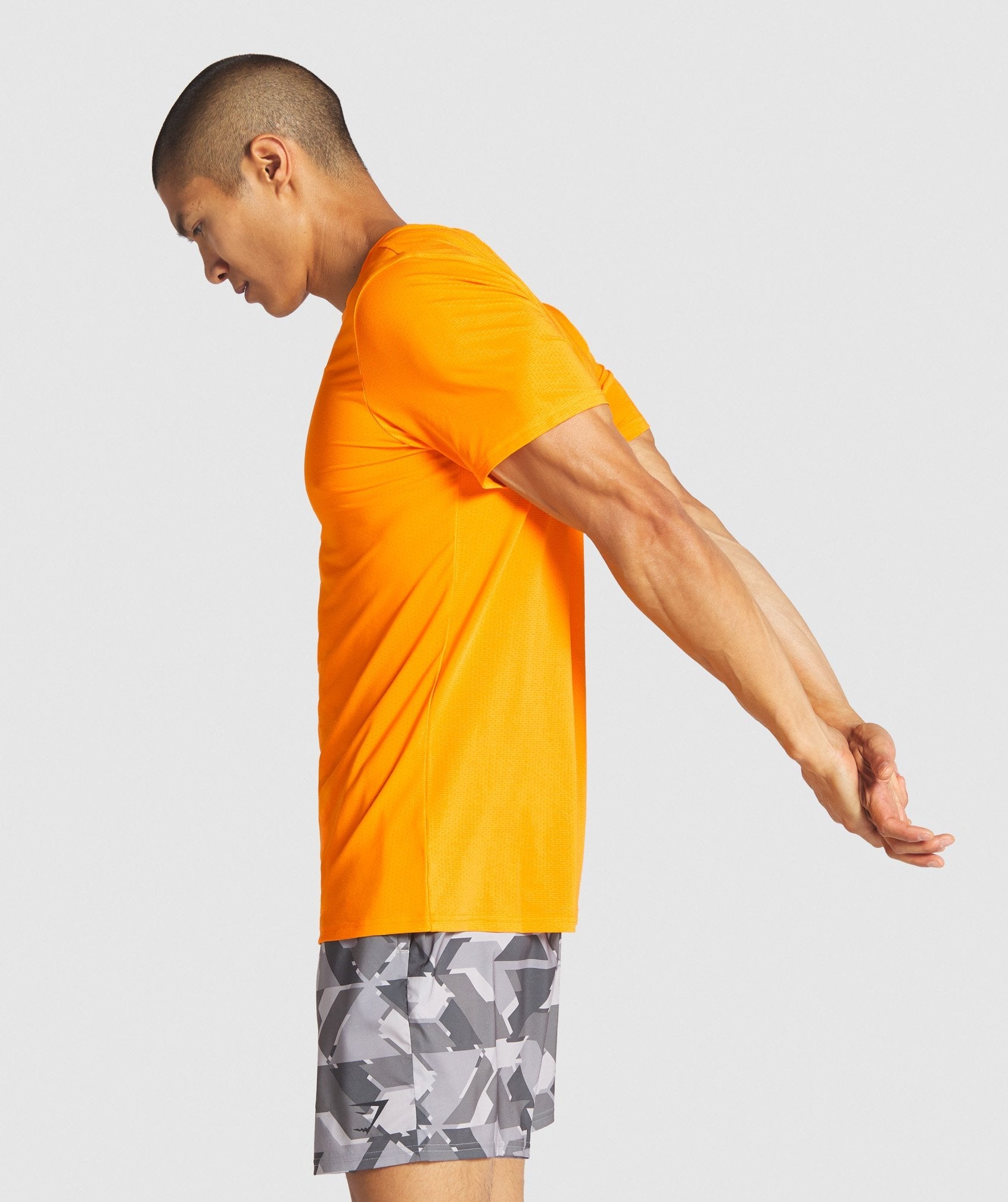 gymshark-arrival-t-shirt-yellow