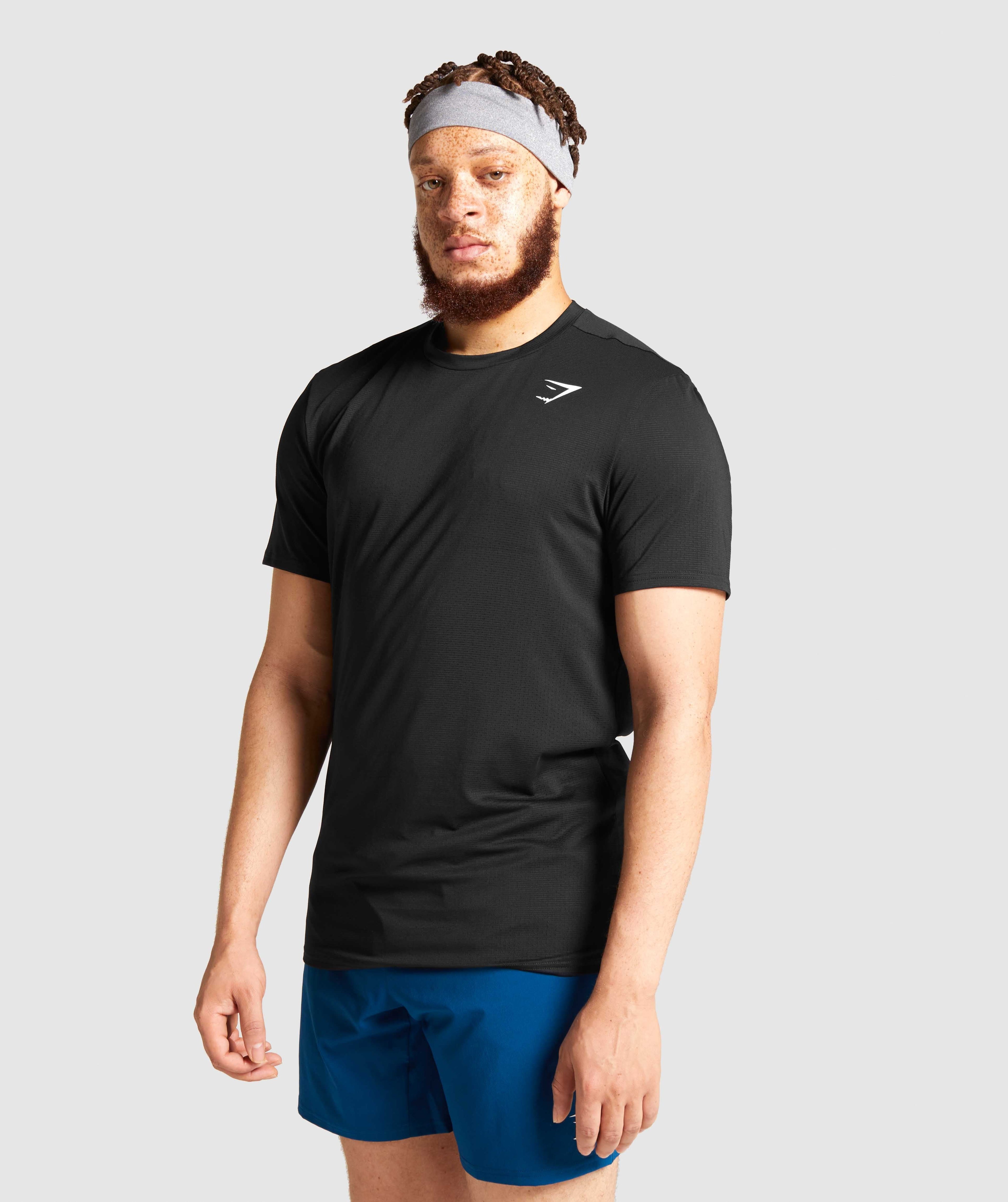 gymshark-arrival-t-shirt-black-white-logo