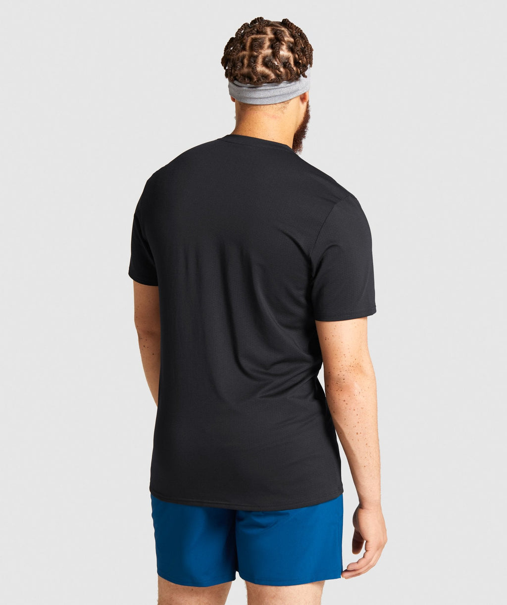 gymshark-arrival-t-shirt-black-white-logo