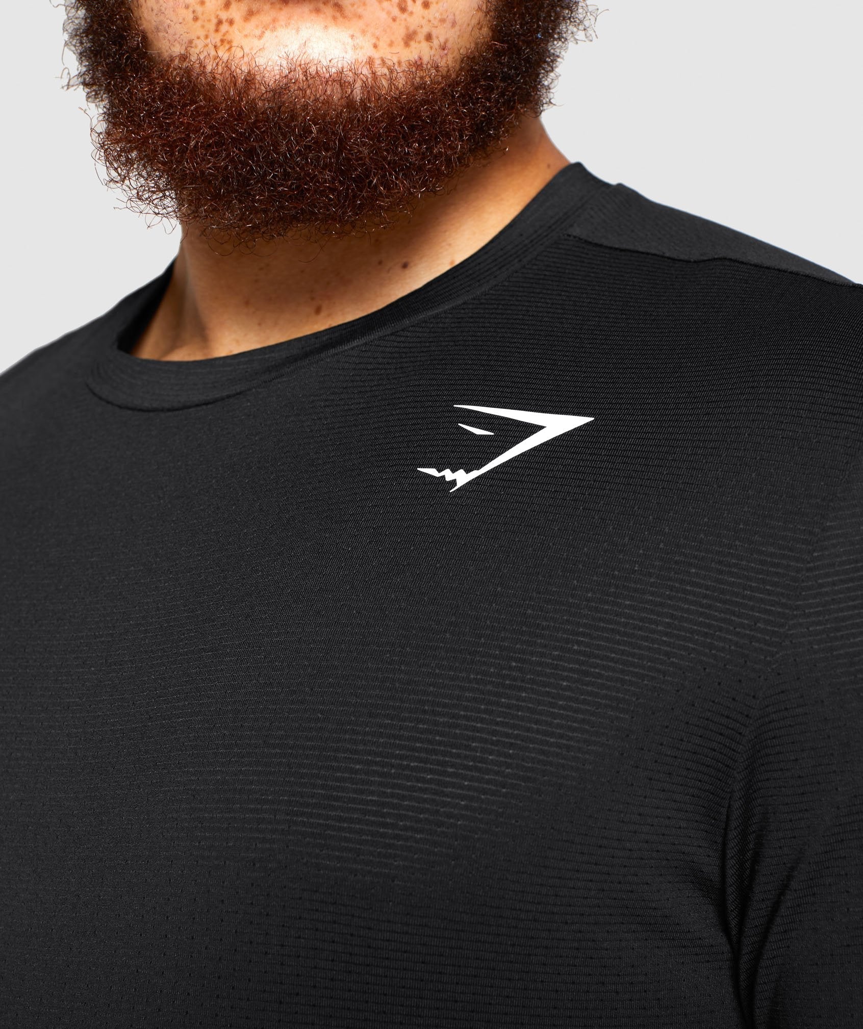 gymshark-arrival-t-shirt-black-white-logo
